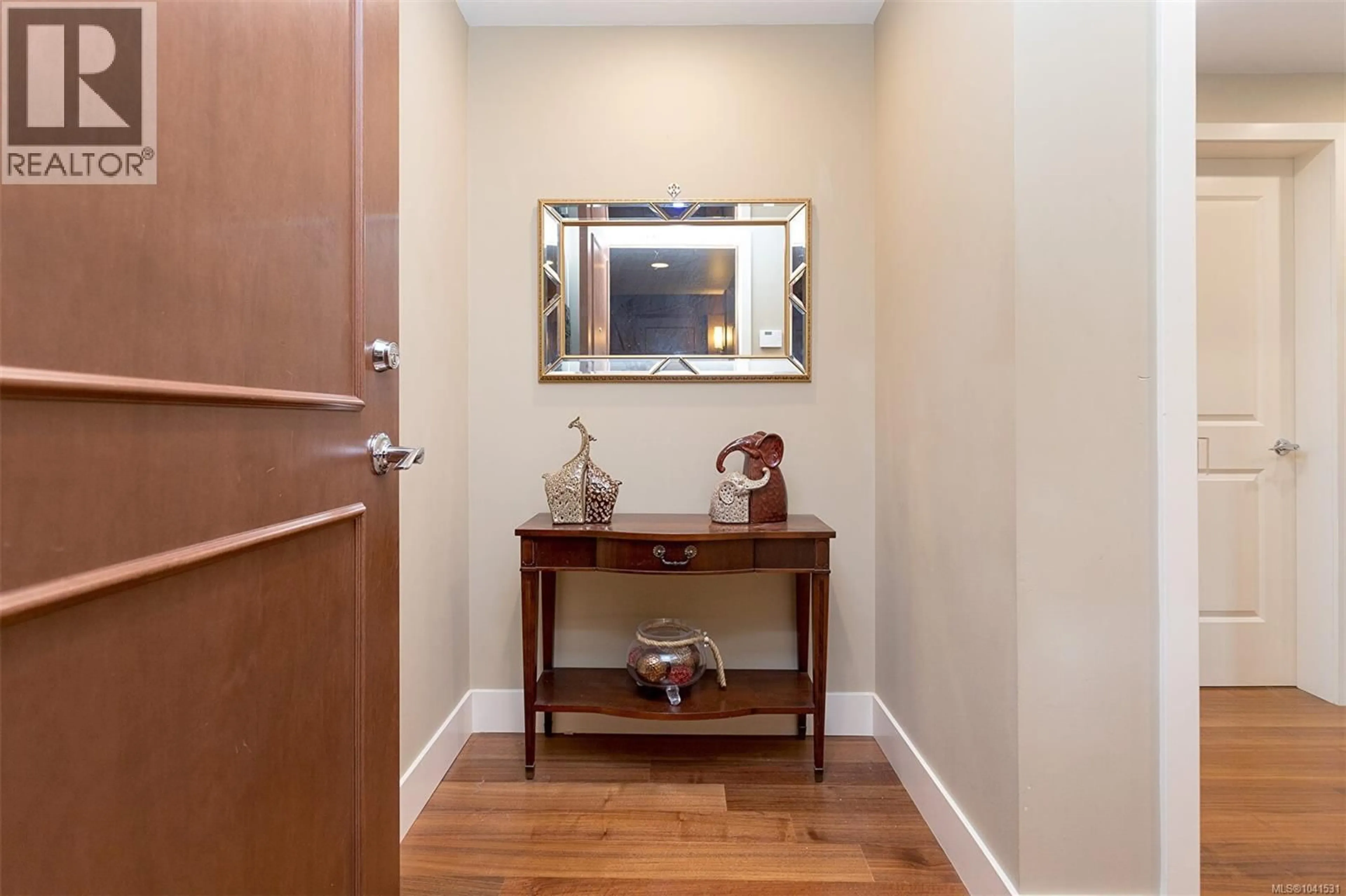 Indoor entryway for 524 - 1400 LYNBURNE PLACE, Langford British Columbia V9B0A4