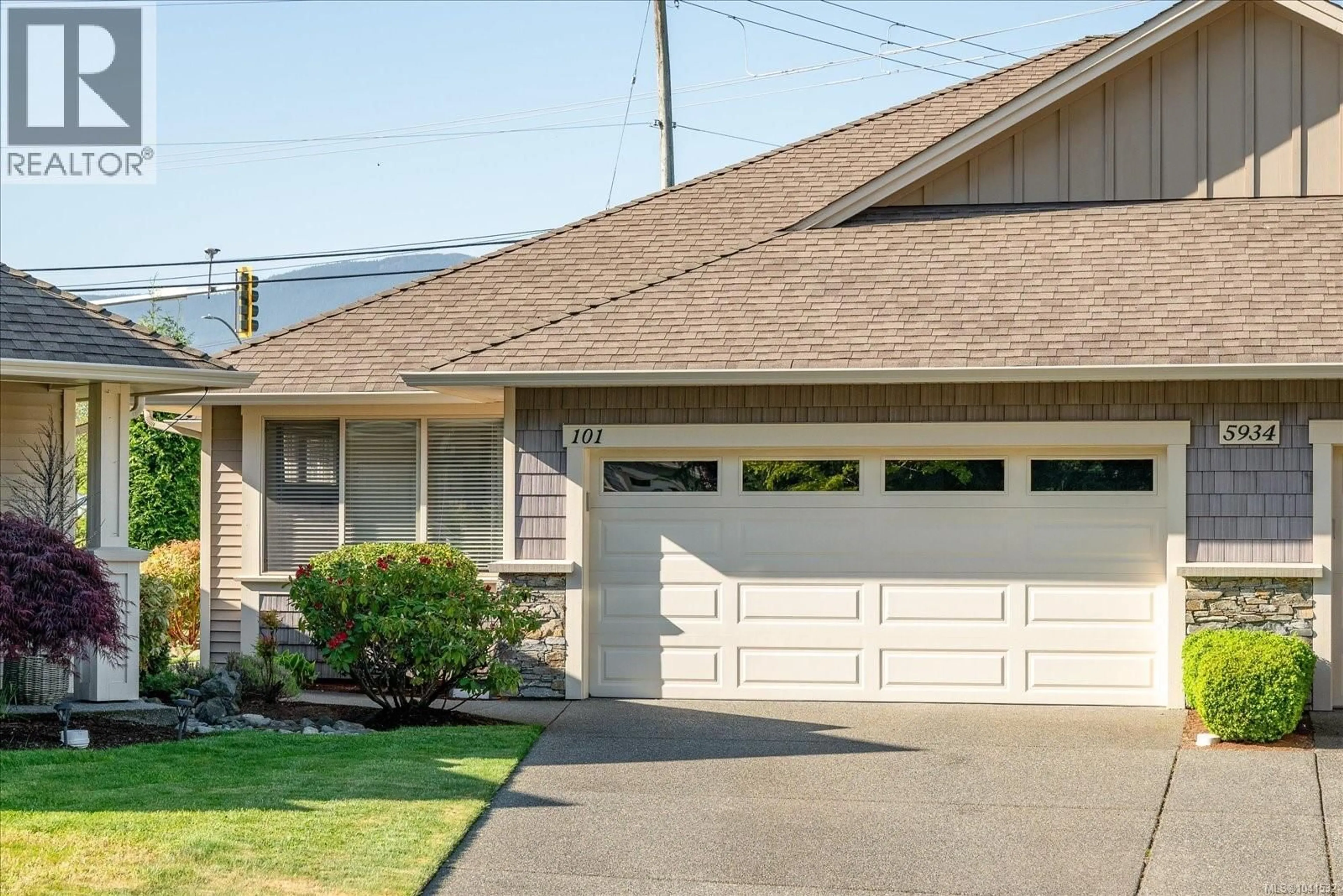 Home with vinyl exterior material, street for 101 - 5934 KADEN PLACE, Nanaimo British Columbia V9T0B5