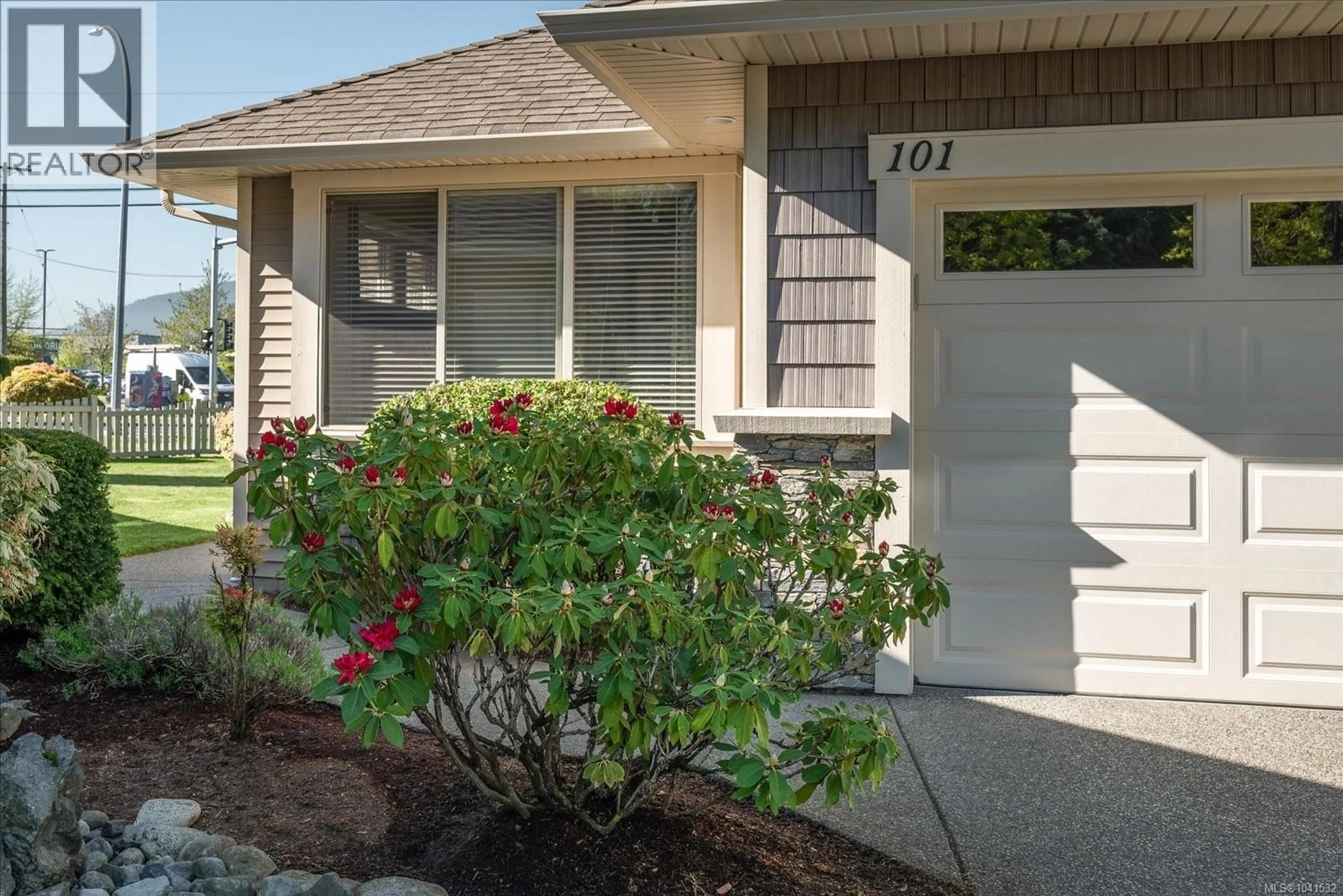 Home with vinyl exterior material, street for 101 - 5934 KADEN PLACE, Nanaimo British Columbia V9T0B5