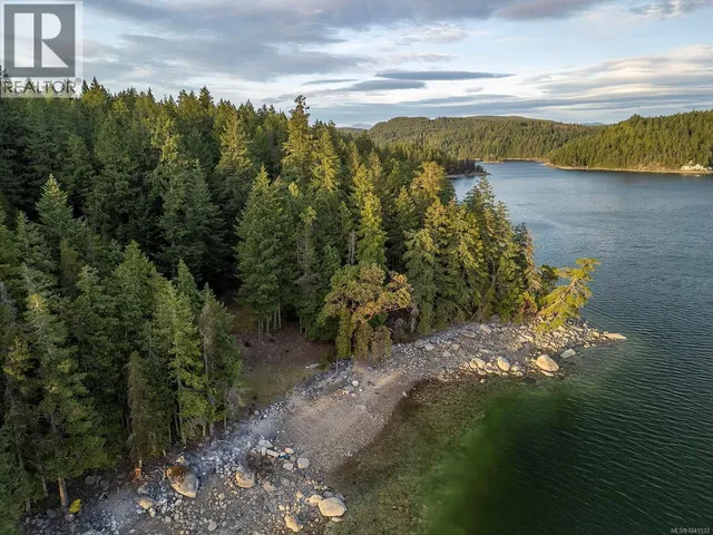 0 TAN ISLAND, Cortes Island 5