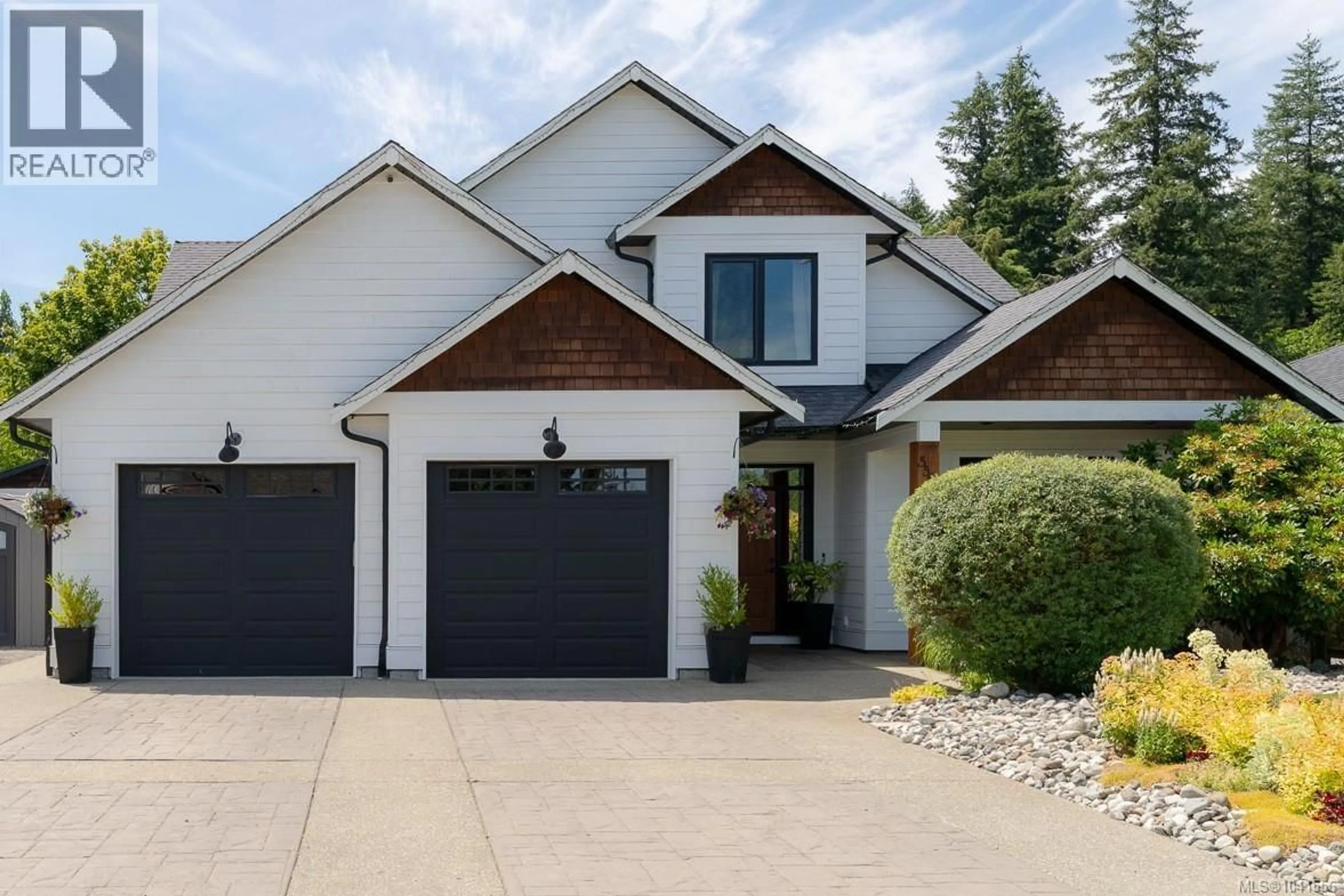 Home with vinyl exterior material, street for 5546 WOODLAND CRESCENT WEST, Port Alberni British Columbia V9Y8E6