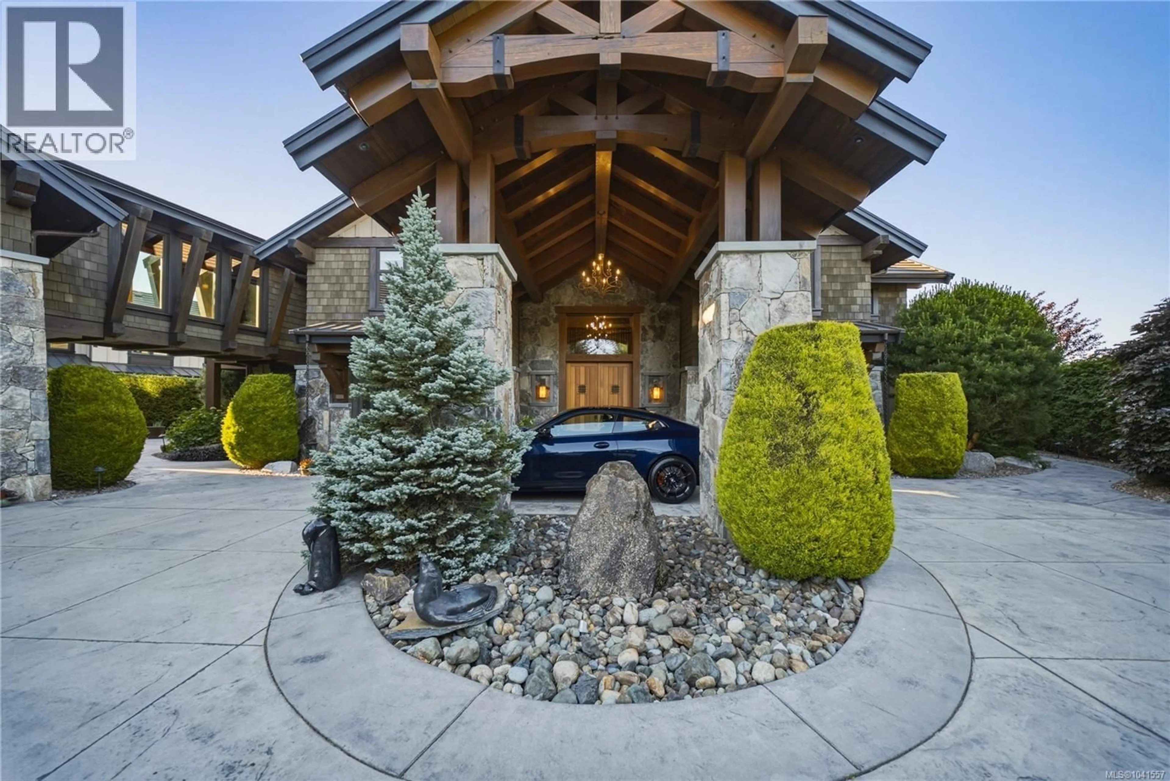 Indoor foyer for 5025 HINRICH VIEW, Nanaimo British Columbia V9V0A2