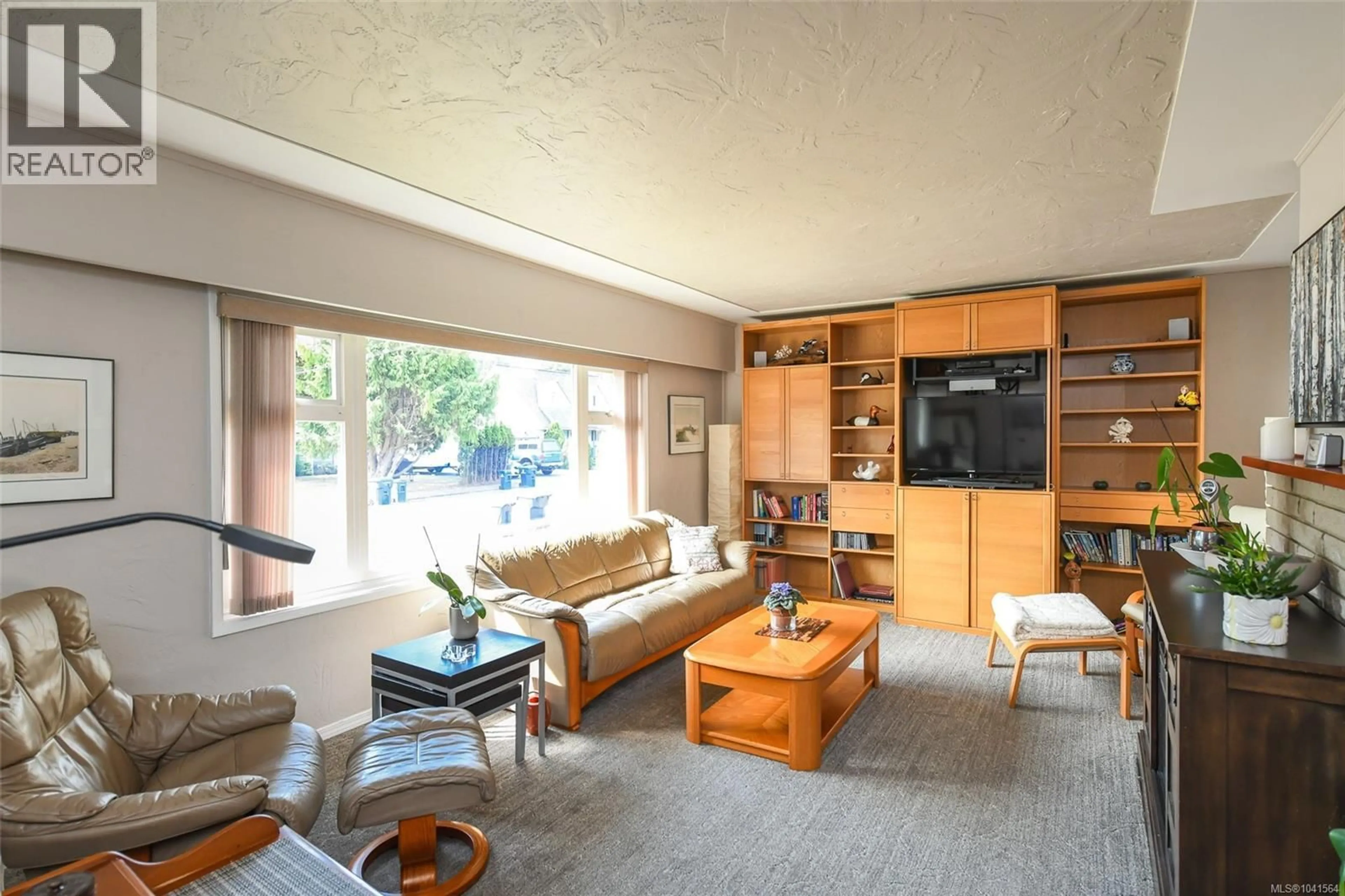 Living room with furniture, unknown for 721 18TH STREET, Courtenay British Columbia V9N2A4