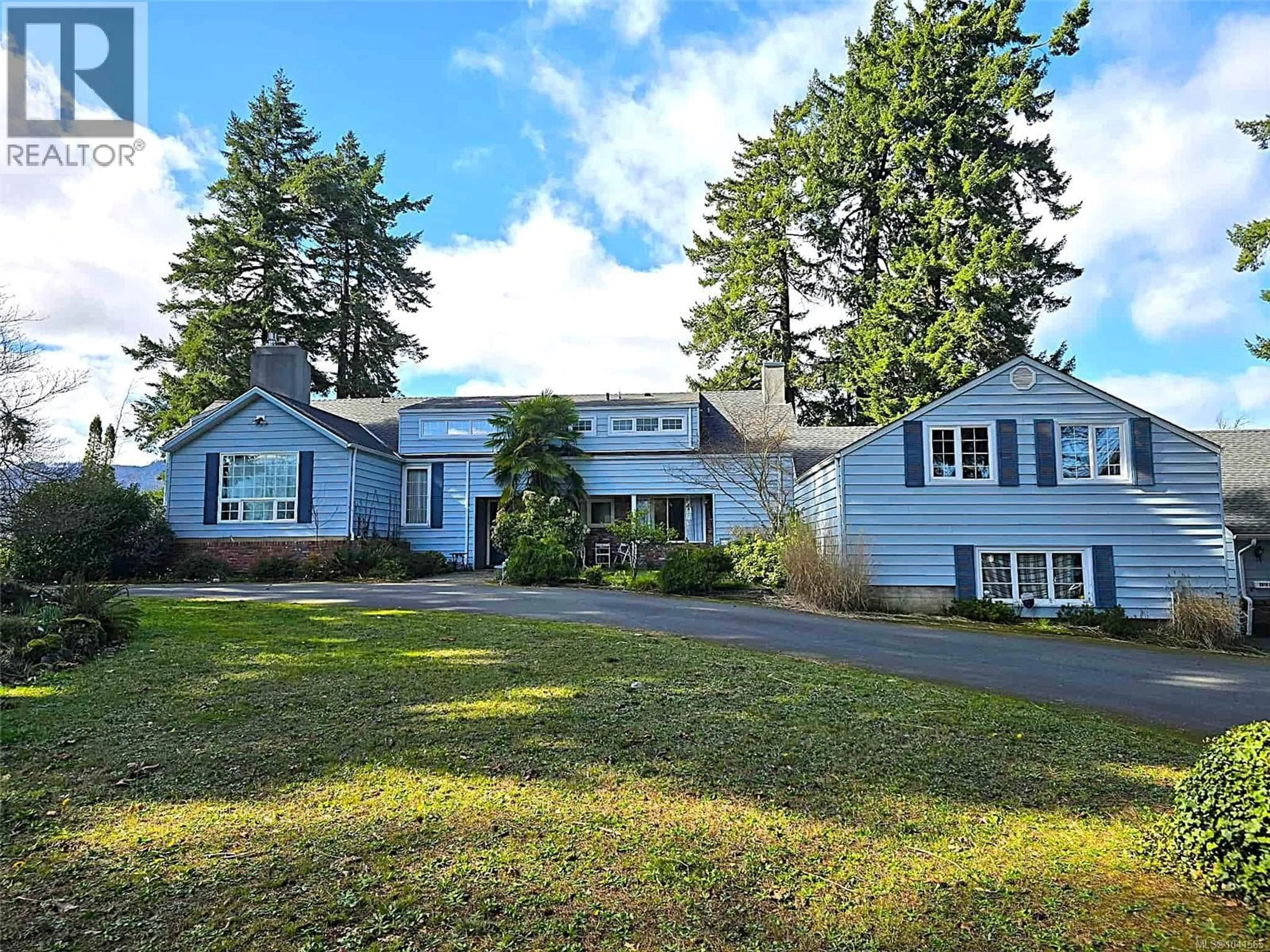 A pic from outside/outdoor area/front of a property/back of a property/a pic from drone, street for 3910 3RD AVENUE, Port Alberni British Columbia V9Y4G2