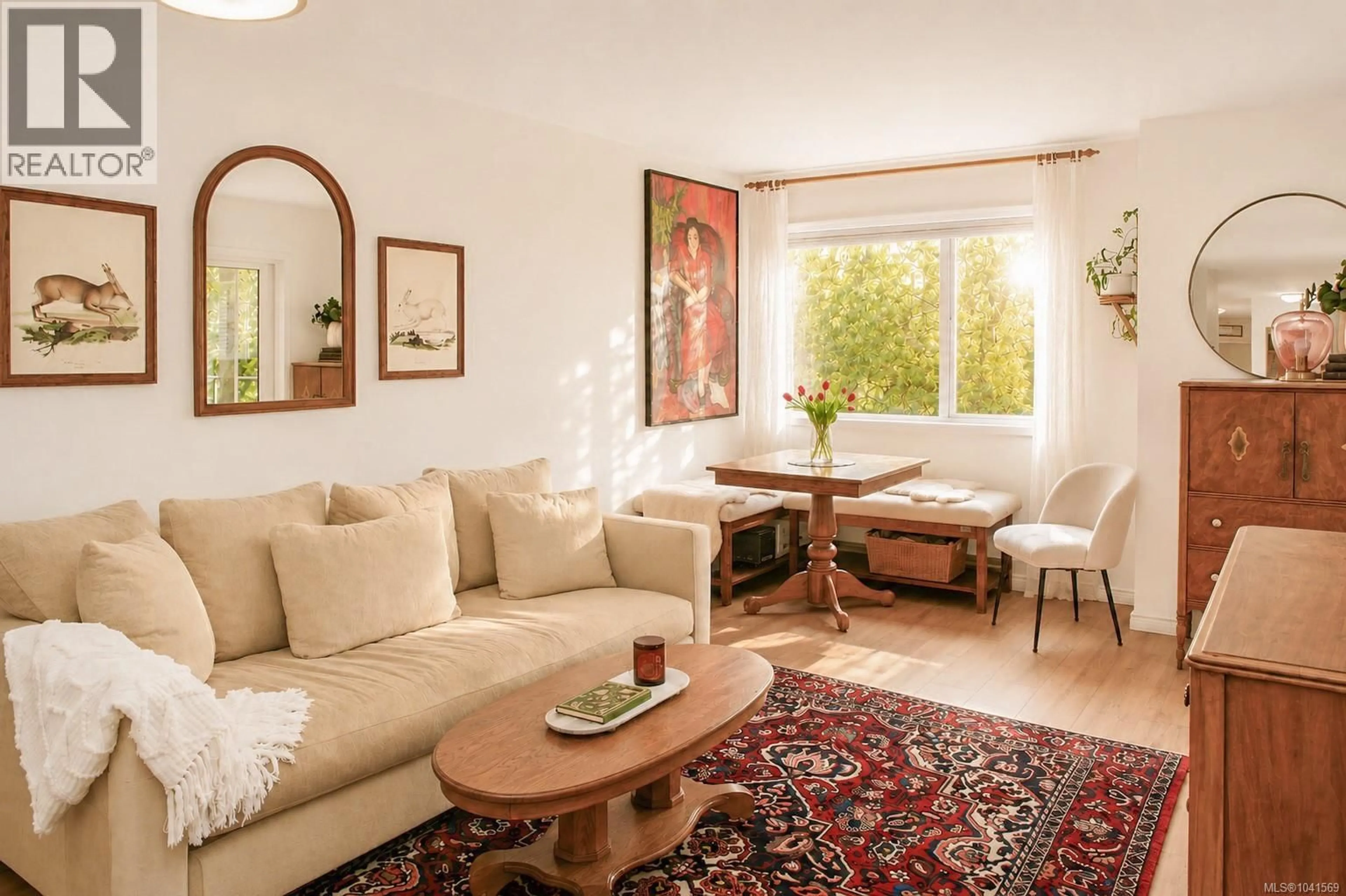 Living room with furniture, unknown for 204 - 7070 WEST SAANICH ROAD, Central Saanich British Columbia V8M1P5