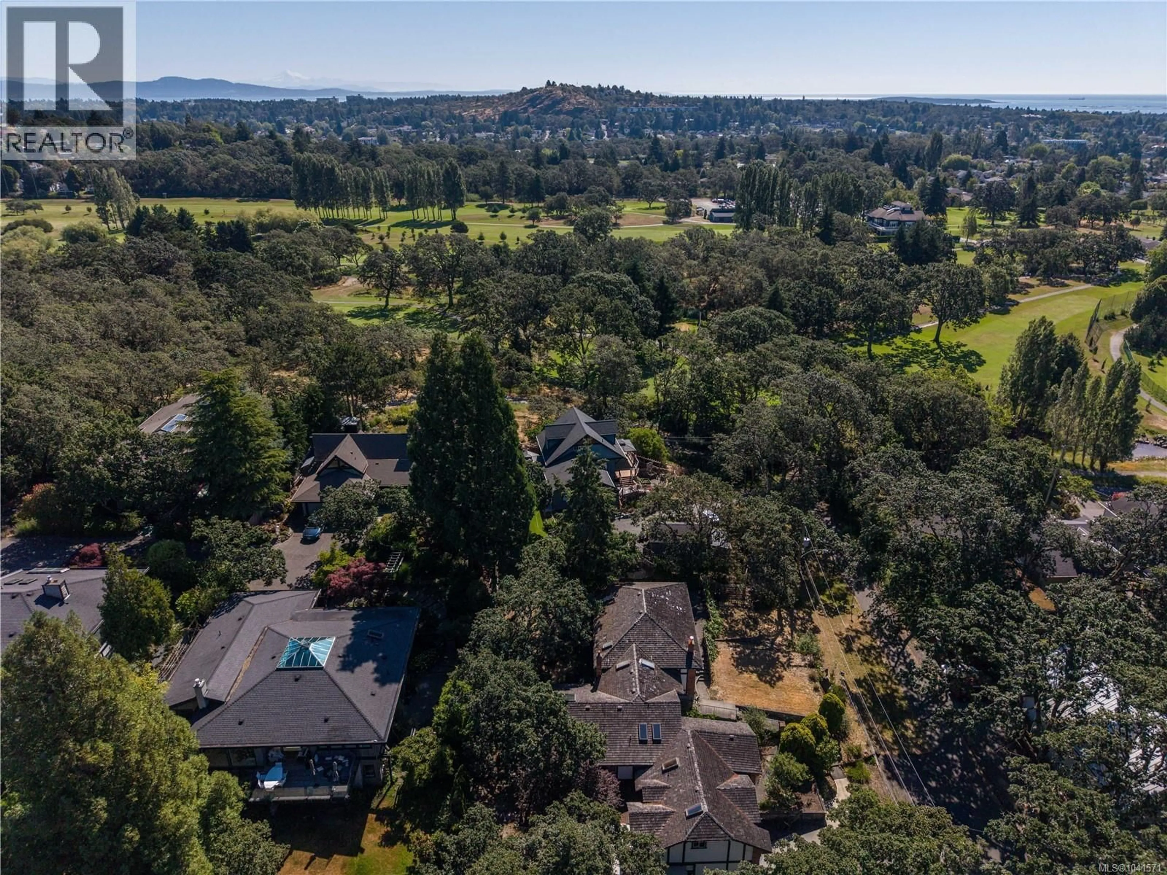 A pic from outside/outdoor area/front of a property/back of a property/a pic from drone, unknown for 1296 ASTORIA ROAD, Saanich British Columbia V8P1W1