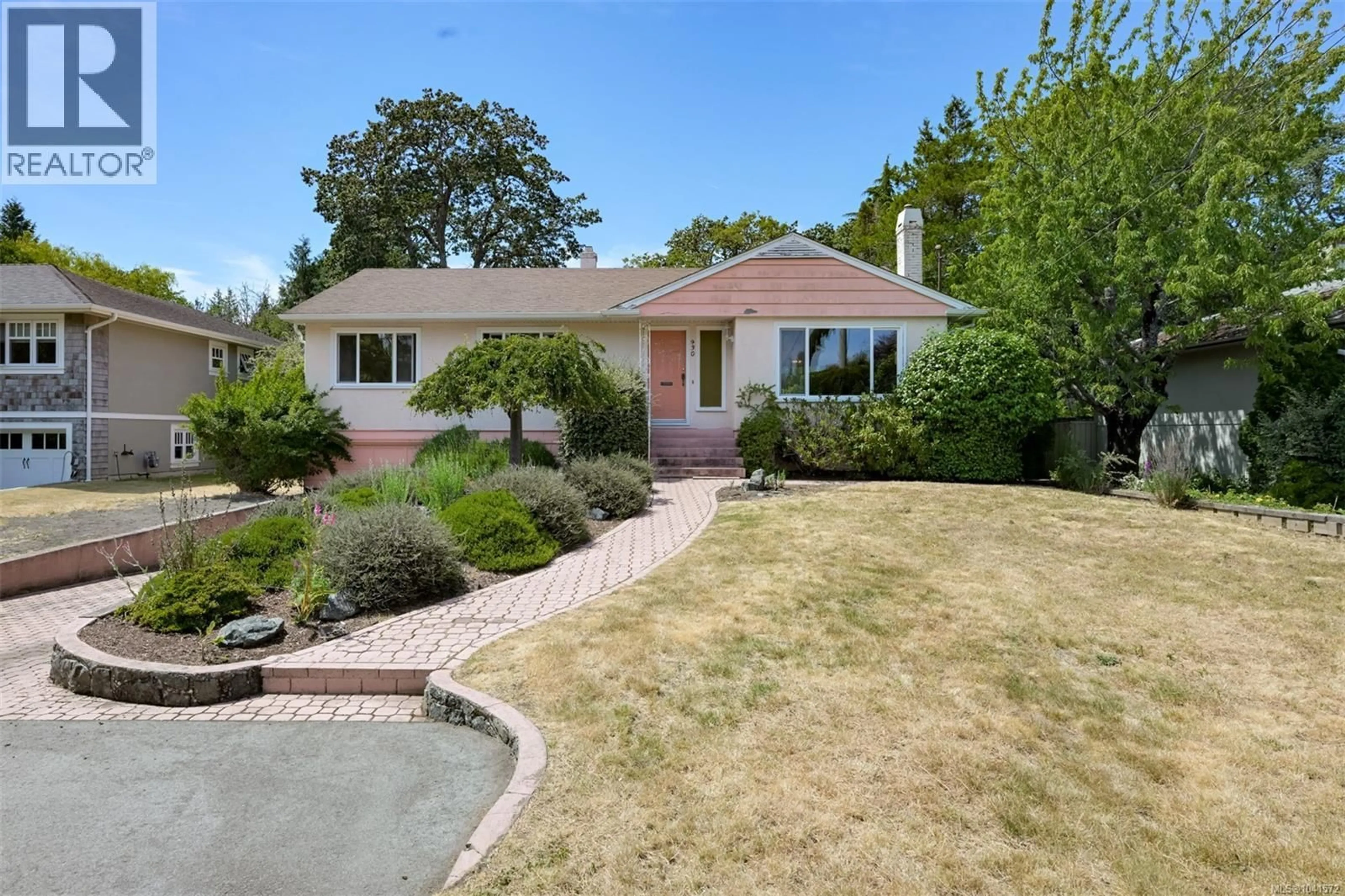 Home with brick exterior material, street for 930 RUNNYMEDE PLACE, Oak Bay British Columbia V8S2V9