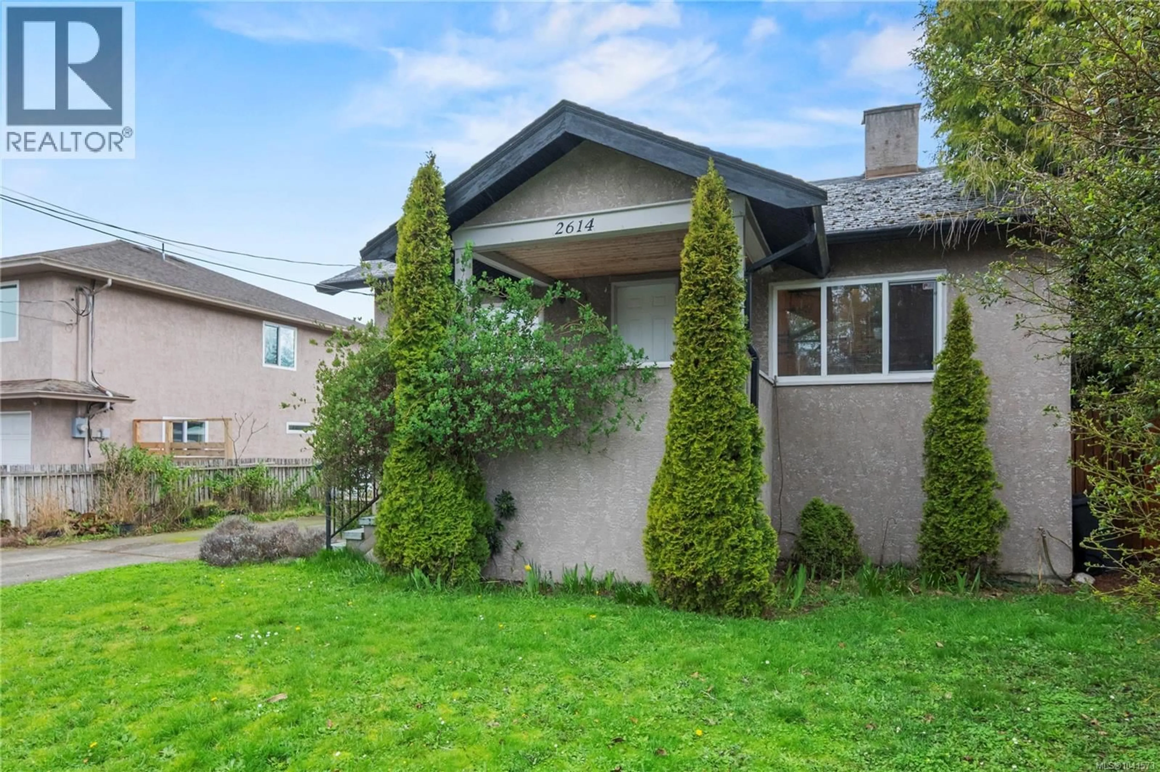 Patio, street for 2614 SCOTT STREET, Victoria British Columbia V8R4H9