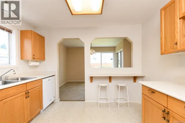 A - 2179 URQUHART AVENUE, Courtenay 5