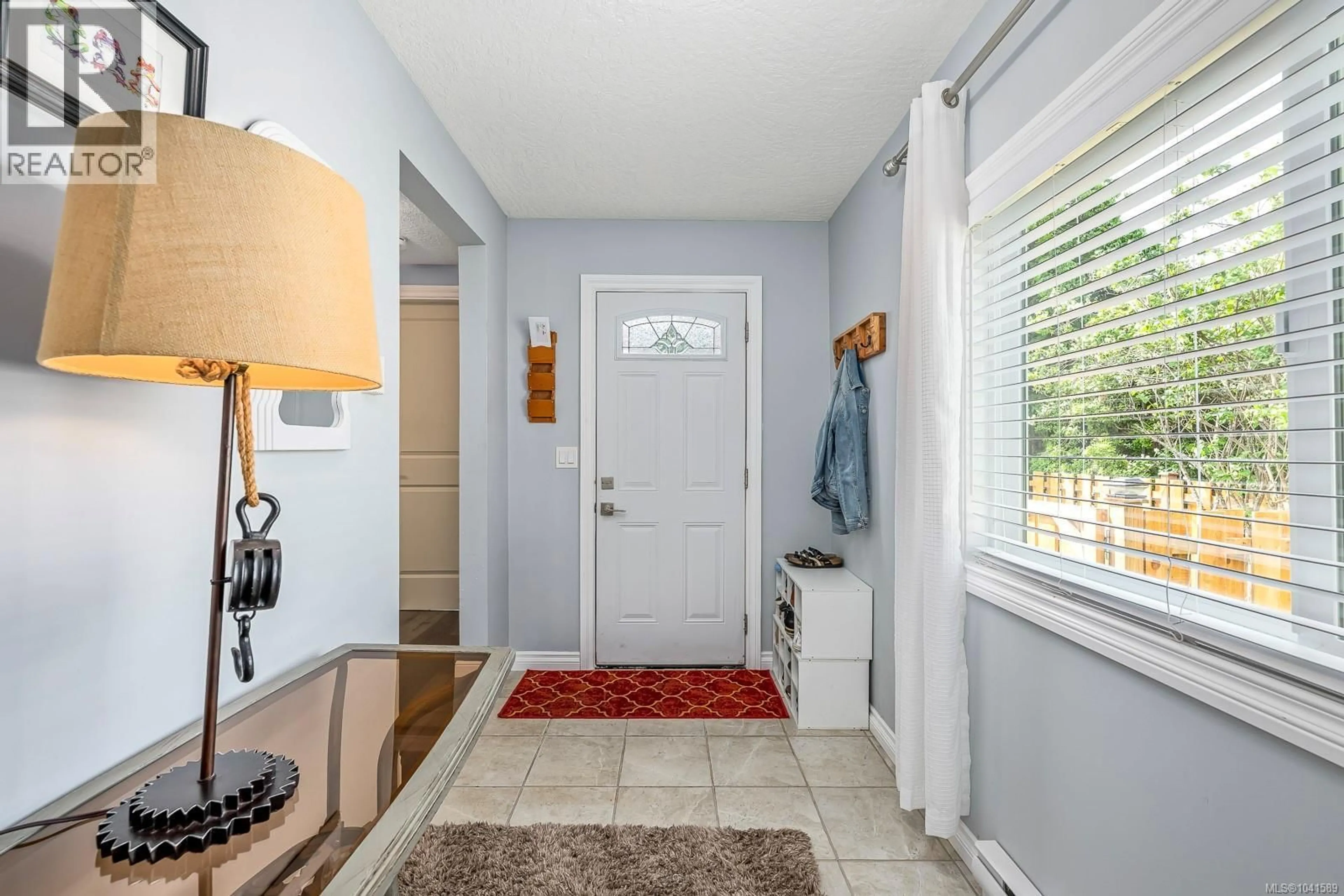 Indoor entryway for 2140 STADACONA DRIVE, Comox British Columbia V9M3P7