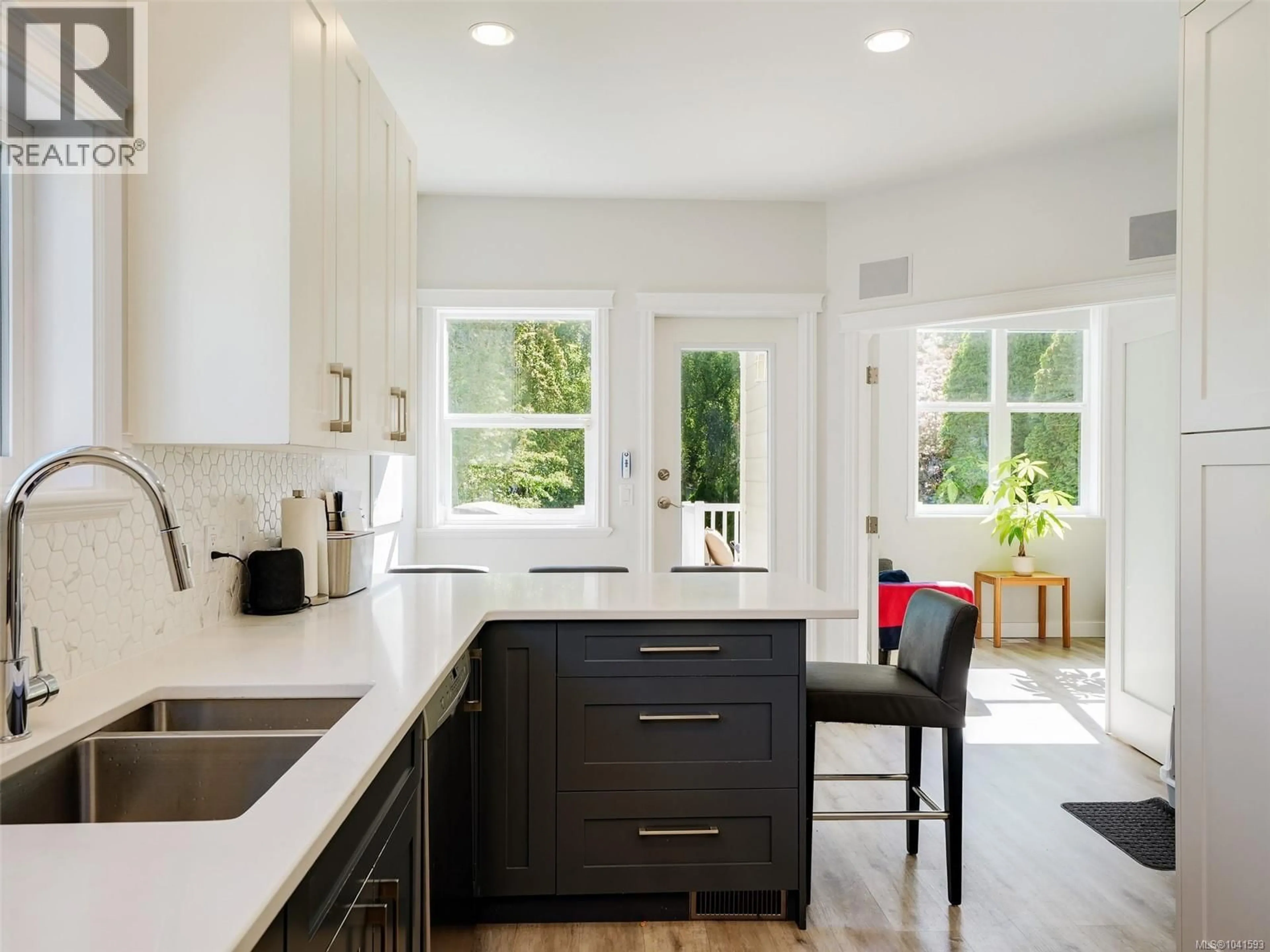 Contemporary kitchen, unknown for 2251 EASTDOWNE ROAD, Oak Bay British Columbia V8R5P5