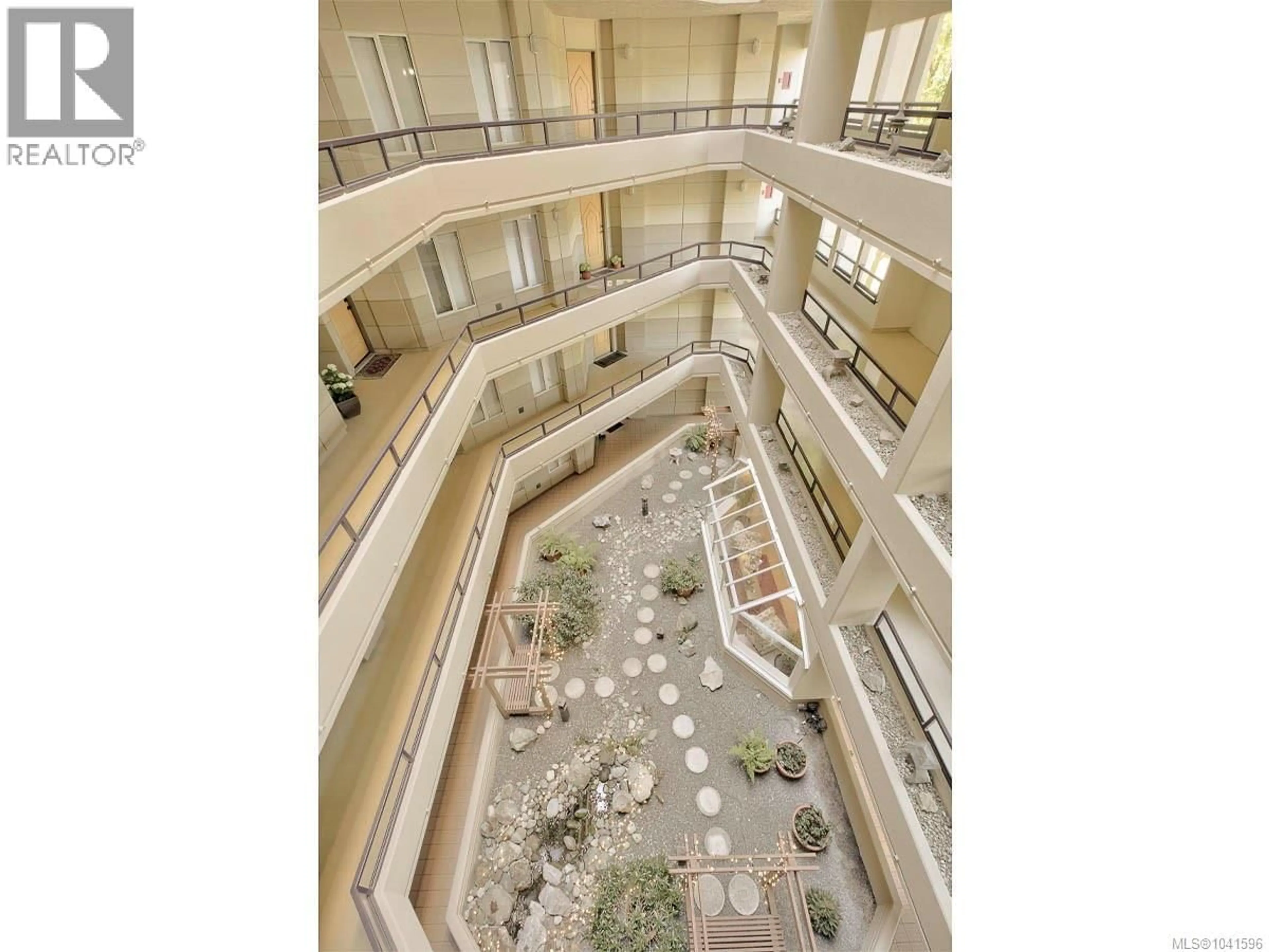 Lobby for 423 - 203 KIMTA ROAD, Victoria British Columbia V9A6T5