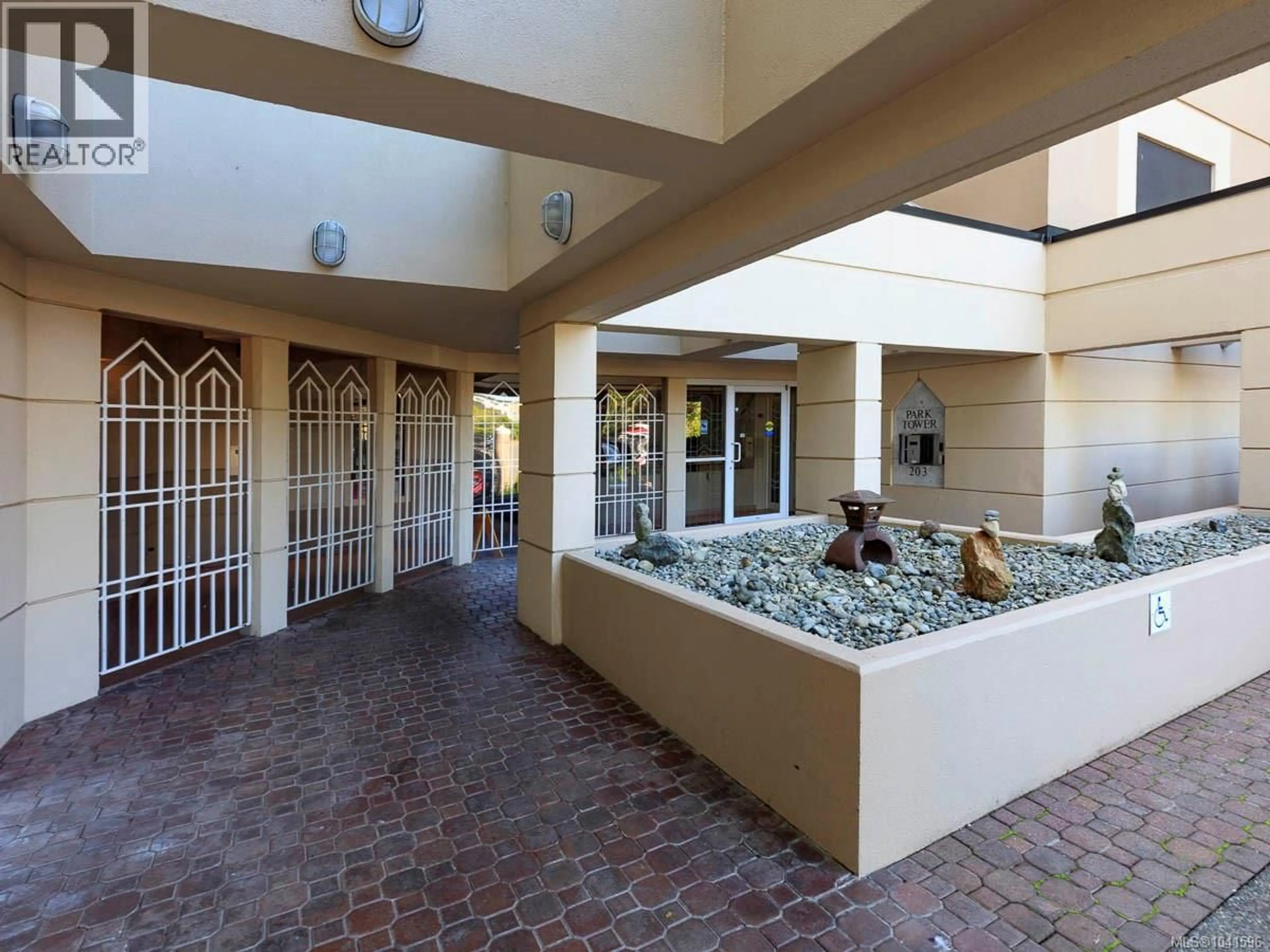 Indoor foyer for 423 - 203 KIMTA ROAD, Victoria British Columbia V9A6T5