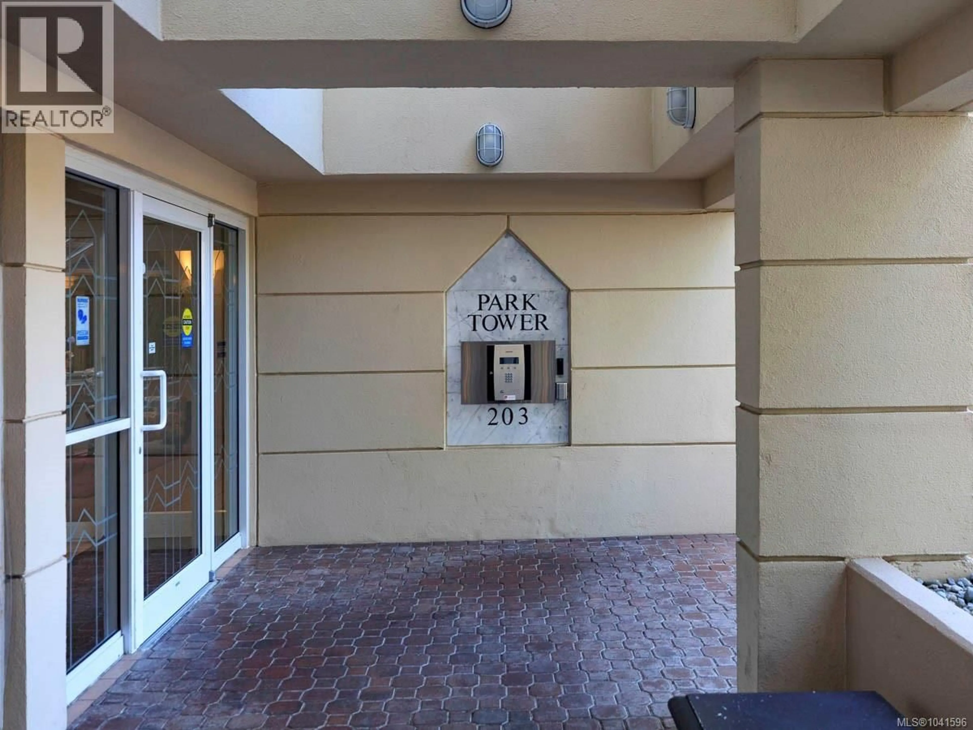 Indoor foyer for 423 - 203 KIMTA ROAD, Victoria British Columbia V9A6T5