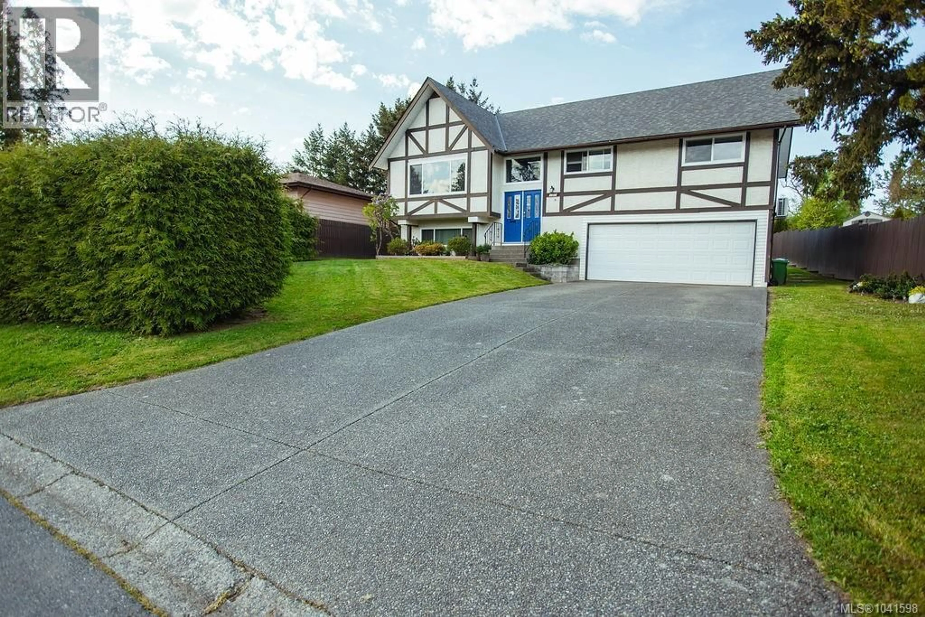 A pic from outside/outdoor area/front of a property/back of a property/a pic from drone, street for 2387 TRILLIUM TERRACE, Duncan British Columbia V9L4M8
