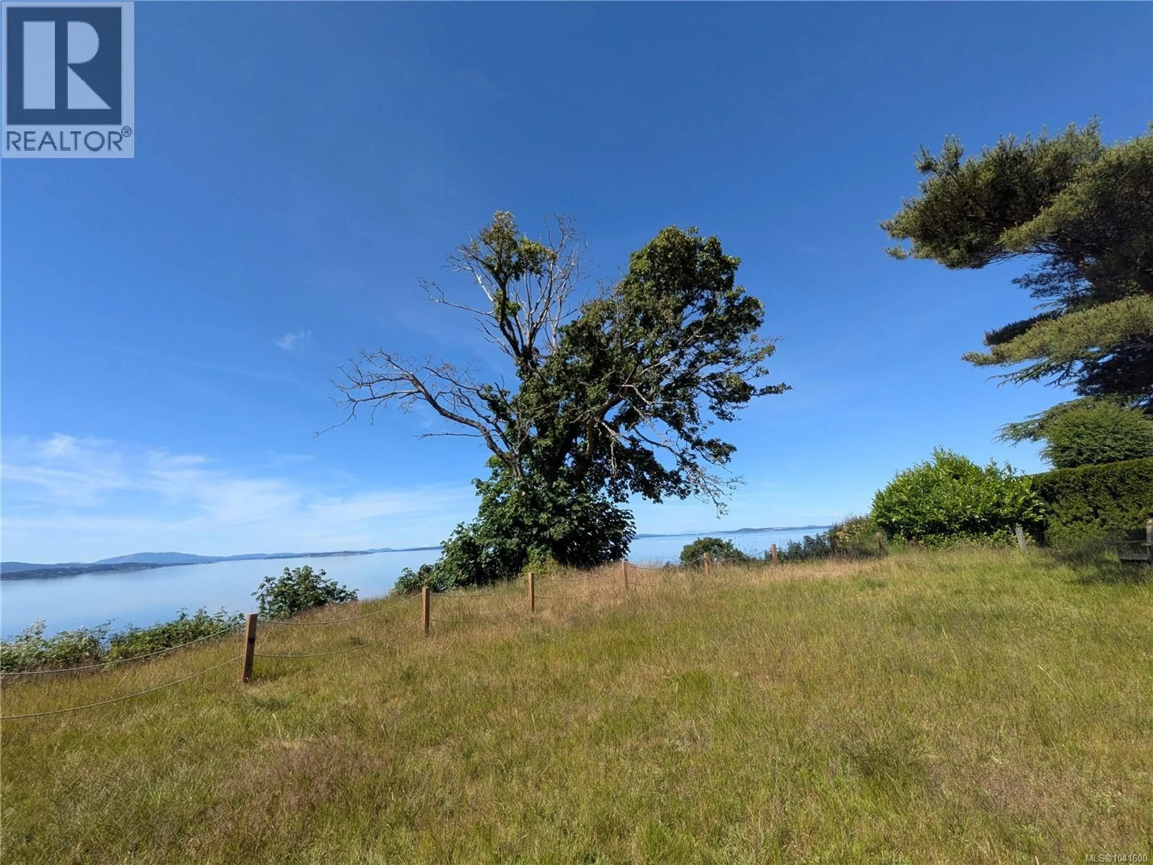 Blurry image for 4592 BONNIEVIEW PLACE, Saanich British Columbia V8N3V6
