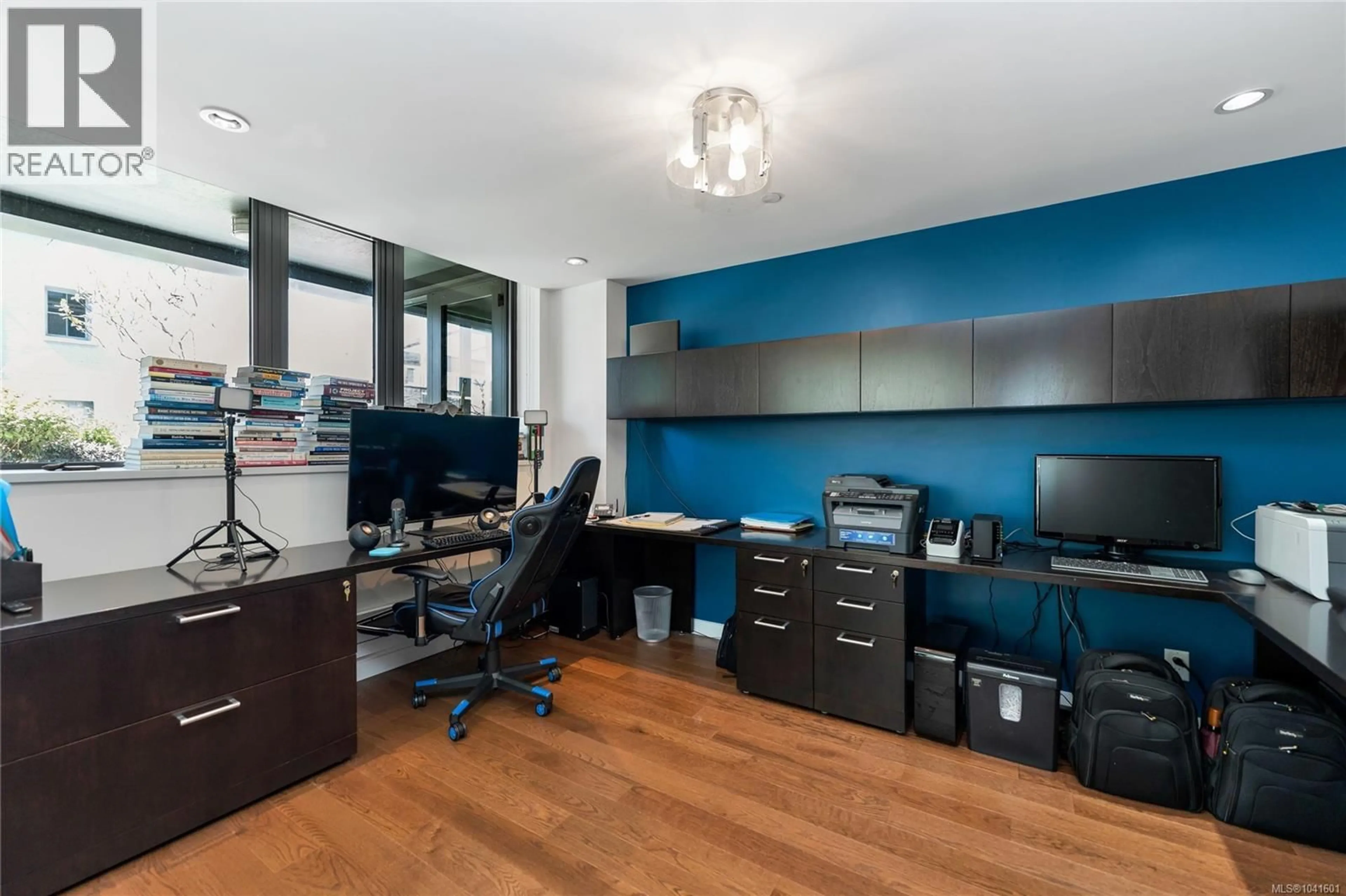 A pic of a room for 302 - 608 BROUGHTON STREET, Victoria British Columbia V8W1C7