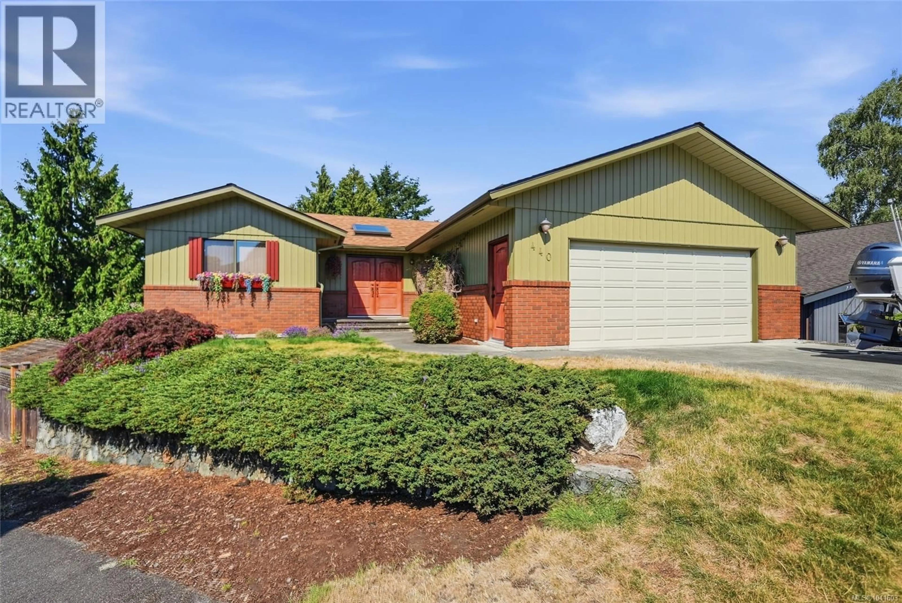 Home with vinyl exterior material, street for 440 SEALION PLACE, Nanaimo British Columbia V9V1B3