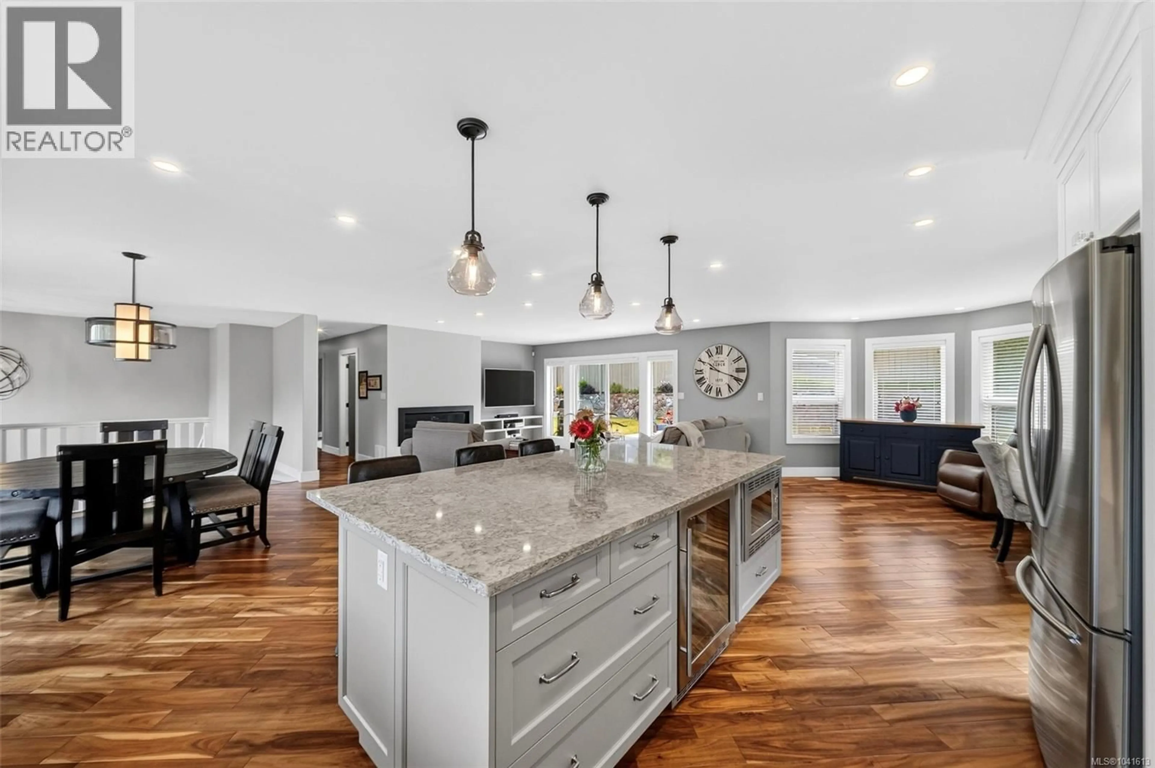 Open concept kitchen, unknown for 2394 TANNER RIDGE PLACE, Central Saanich British Columbia V8Z7X6