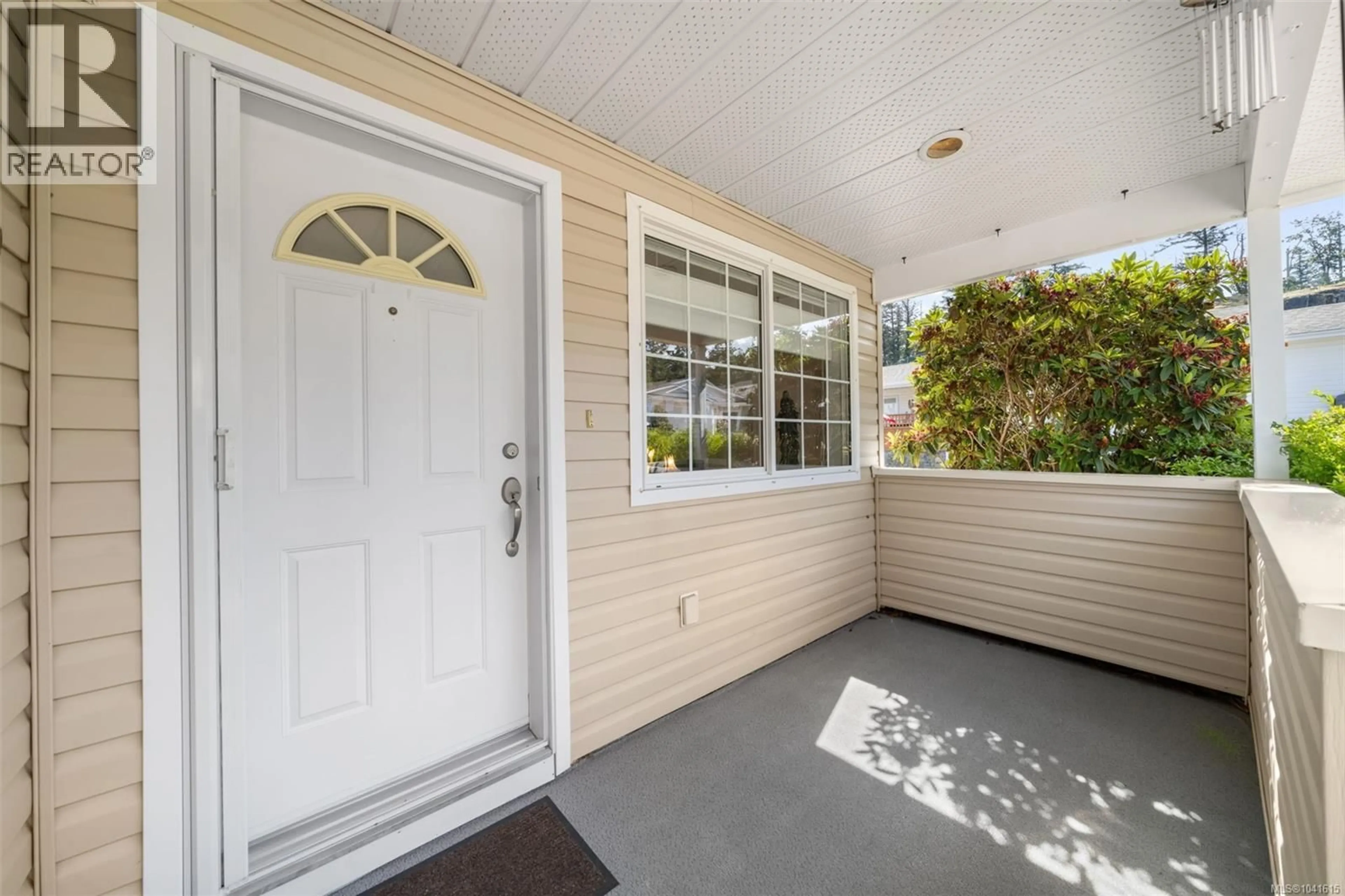 Indoor entryway for 38 EAGLE LANE, View Royal British Columbia V9A7M2