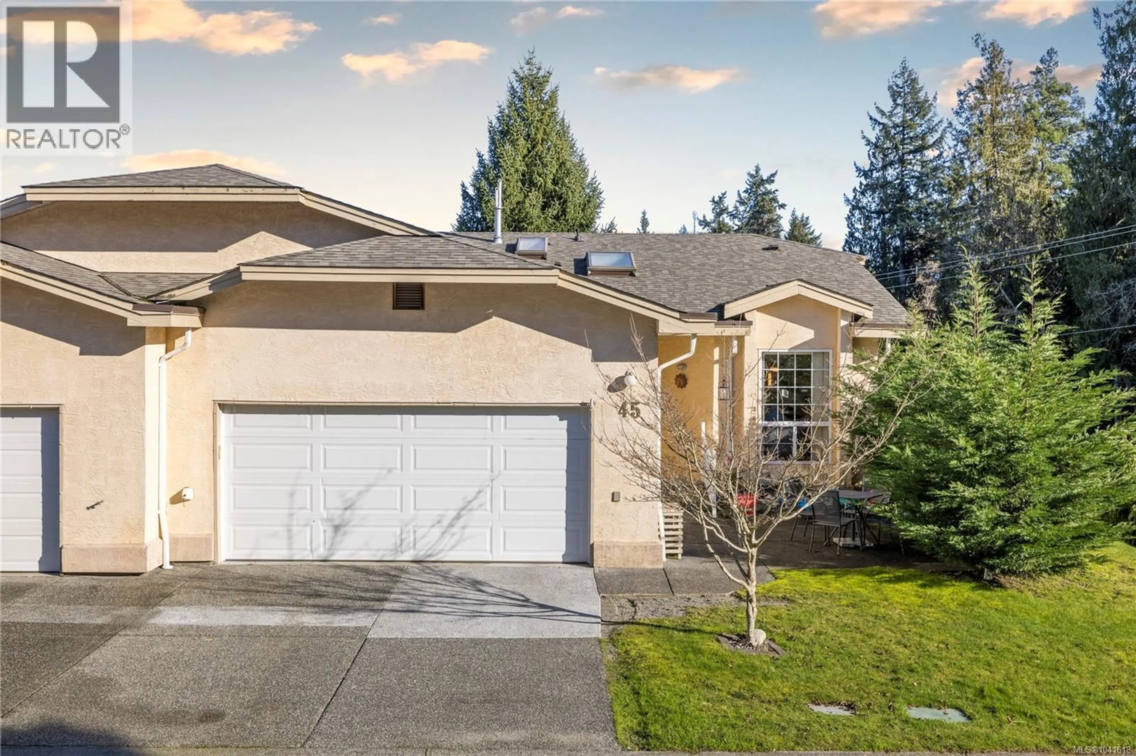 Home with vinyl exterior material, street for 45 - 2979 RIVER ROAD, Chemainus British Columbia V0R1K3