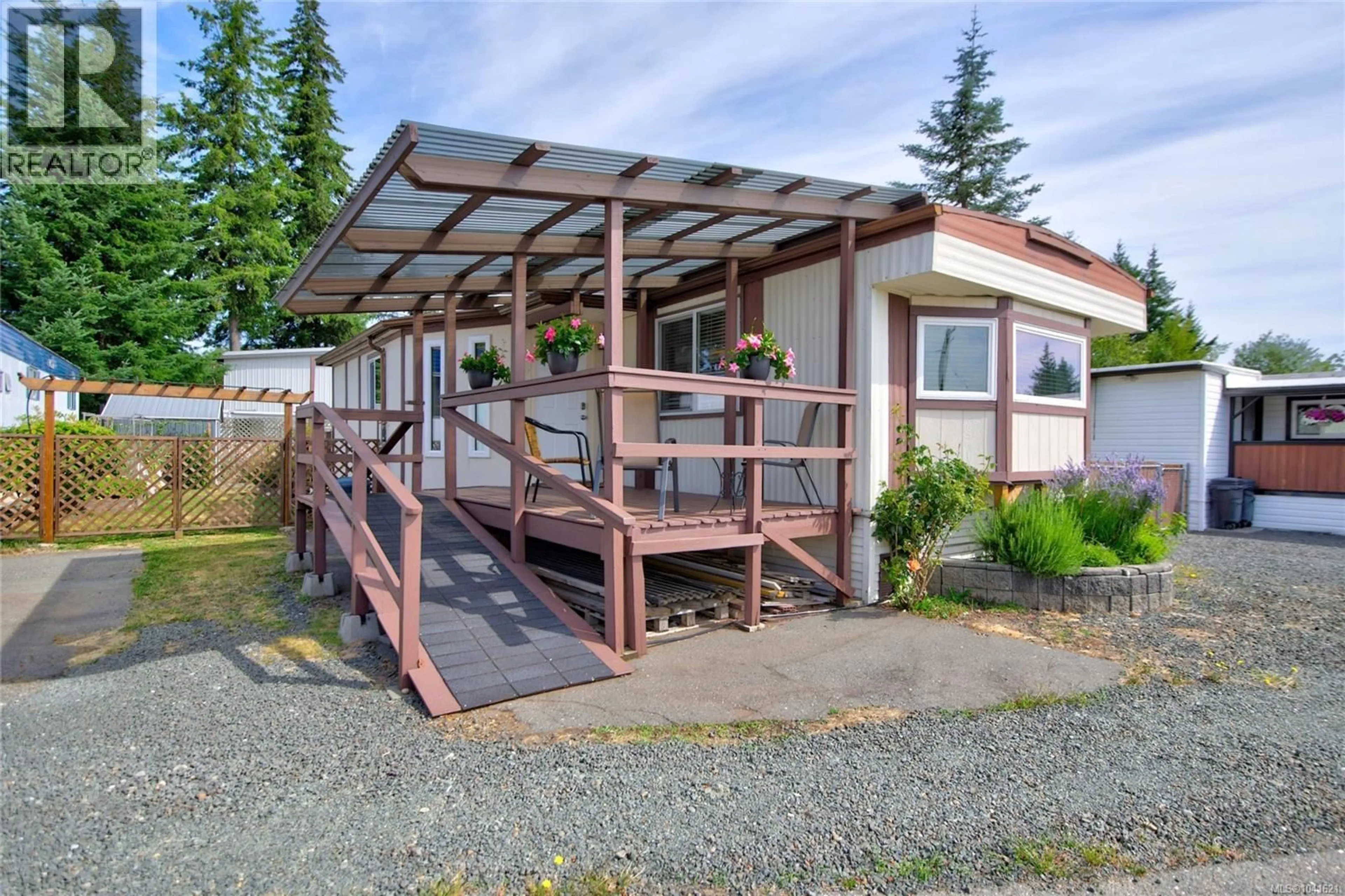 Patio, street for 11 - 1800 PERKINS ROAD, Campbell River British Columbia V9W4S1