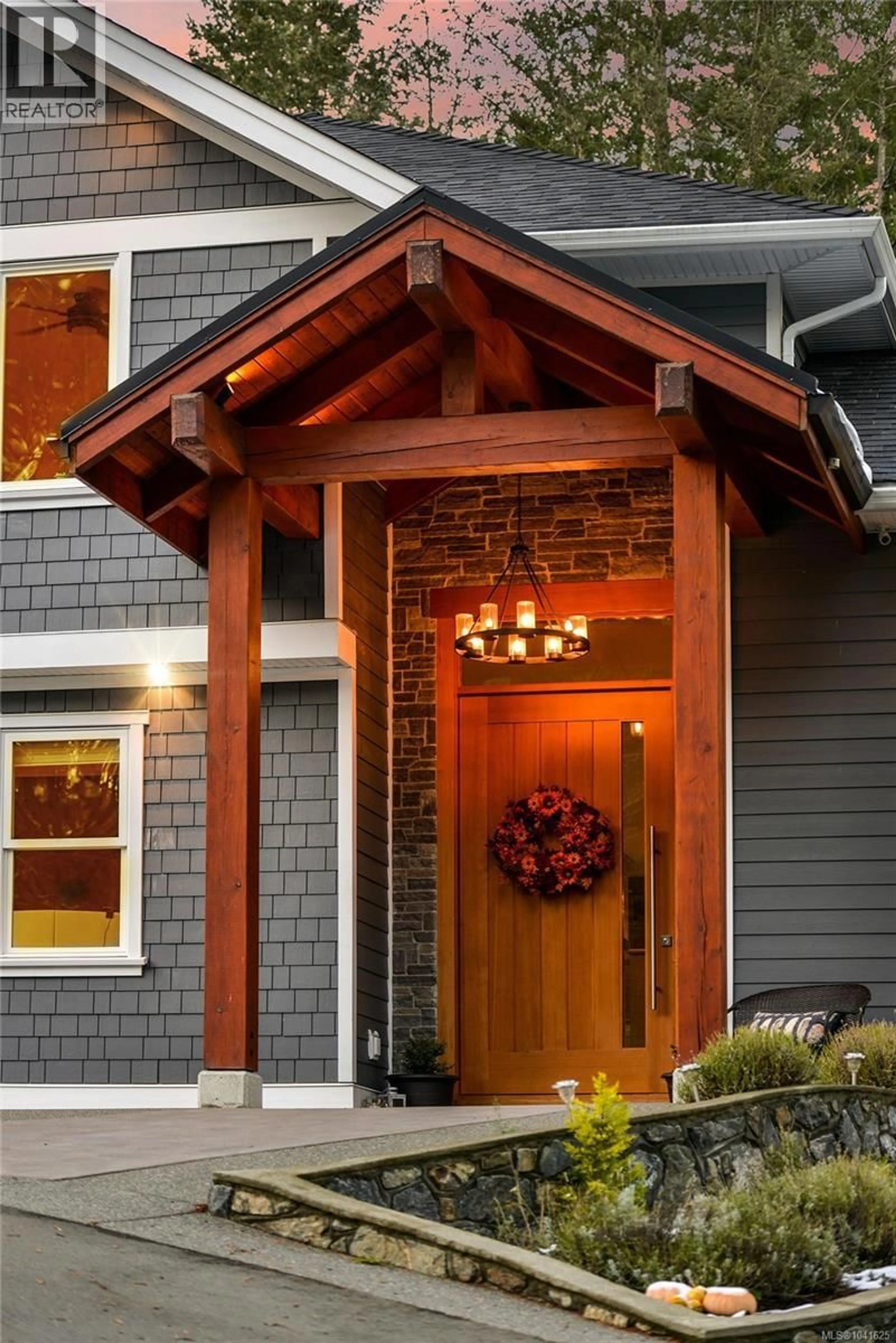 Indoor entryway for 1789 YORK RIDGE PLACE, Highlands British Columbia V9B6E5