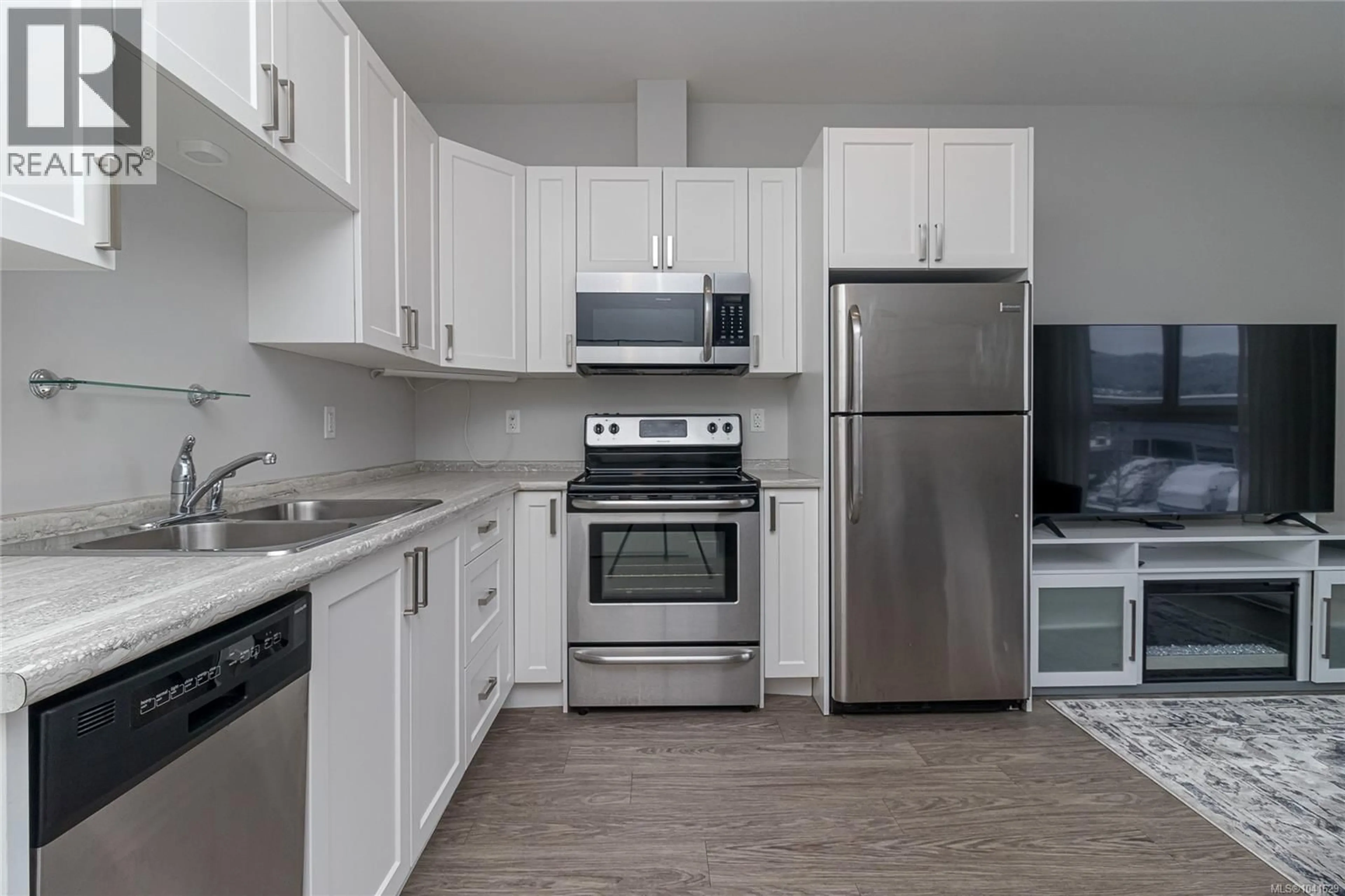 Standard kitchen, unknown for 205 - 1847 DUFFERIN CRESCENT, Nanaimo British Columbia V9S0B1