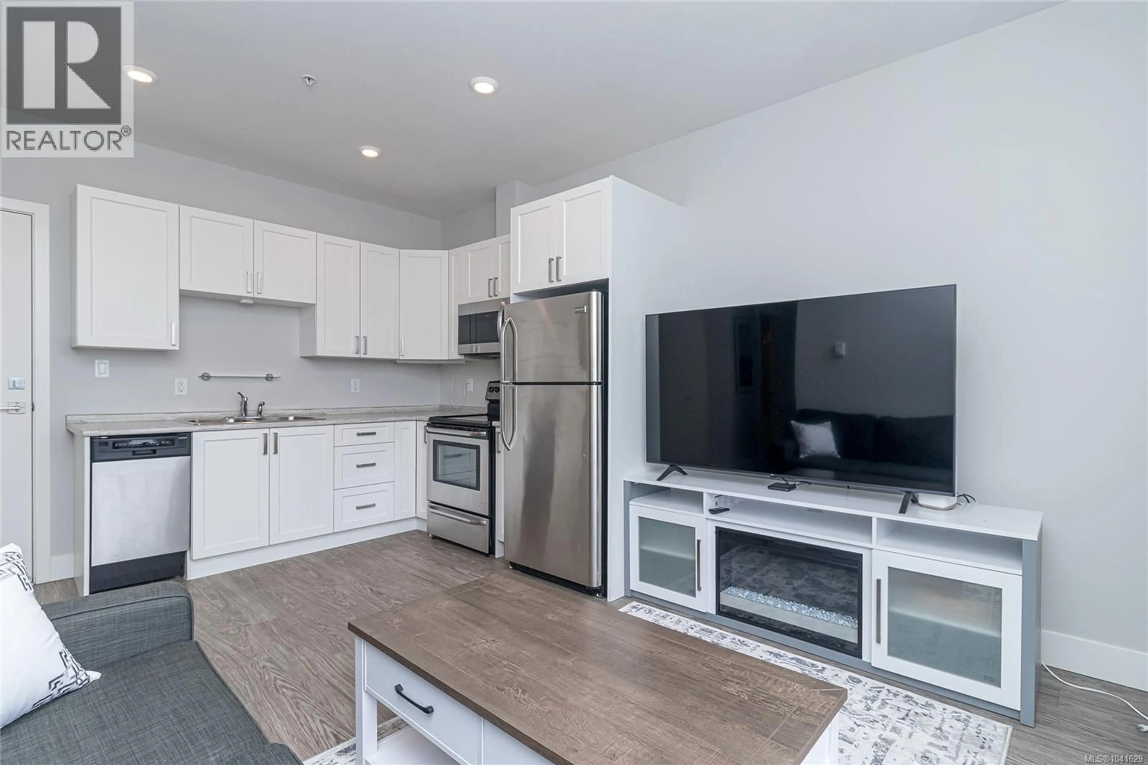 Open concept kitchen, unknown for 205 - 1847 DUFFERIN CRESCENT, Nanaimo British Columbia V9S0B1