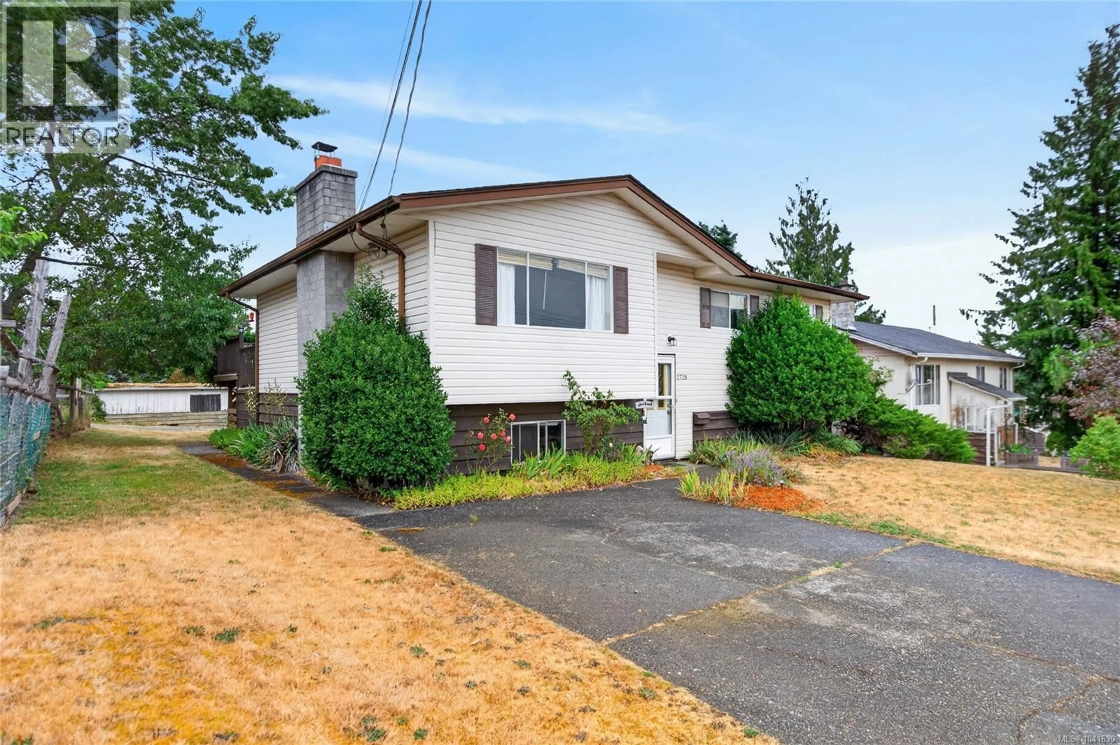 Home with vinyl exterior material, street for 2728 WINDERMERE AVENUE, Cumberland British Columbia V0R1S0