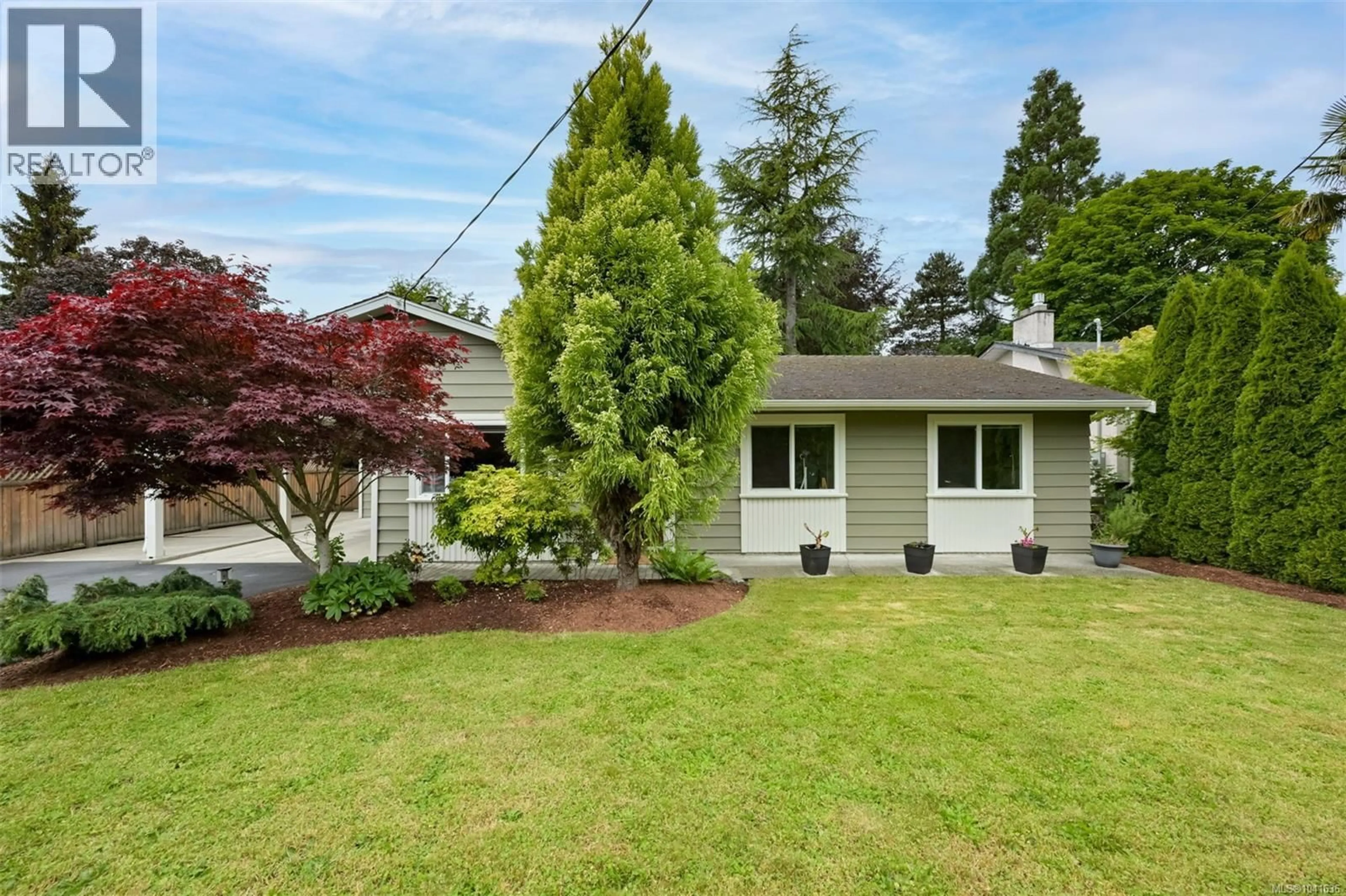 Home with vinyl exterior material, street for 7662 WALLACE DRIVE, Central Saanich British Columbia V8M1N5