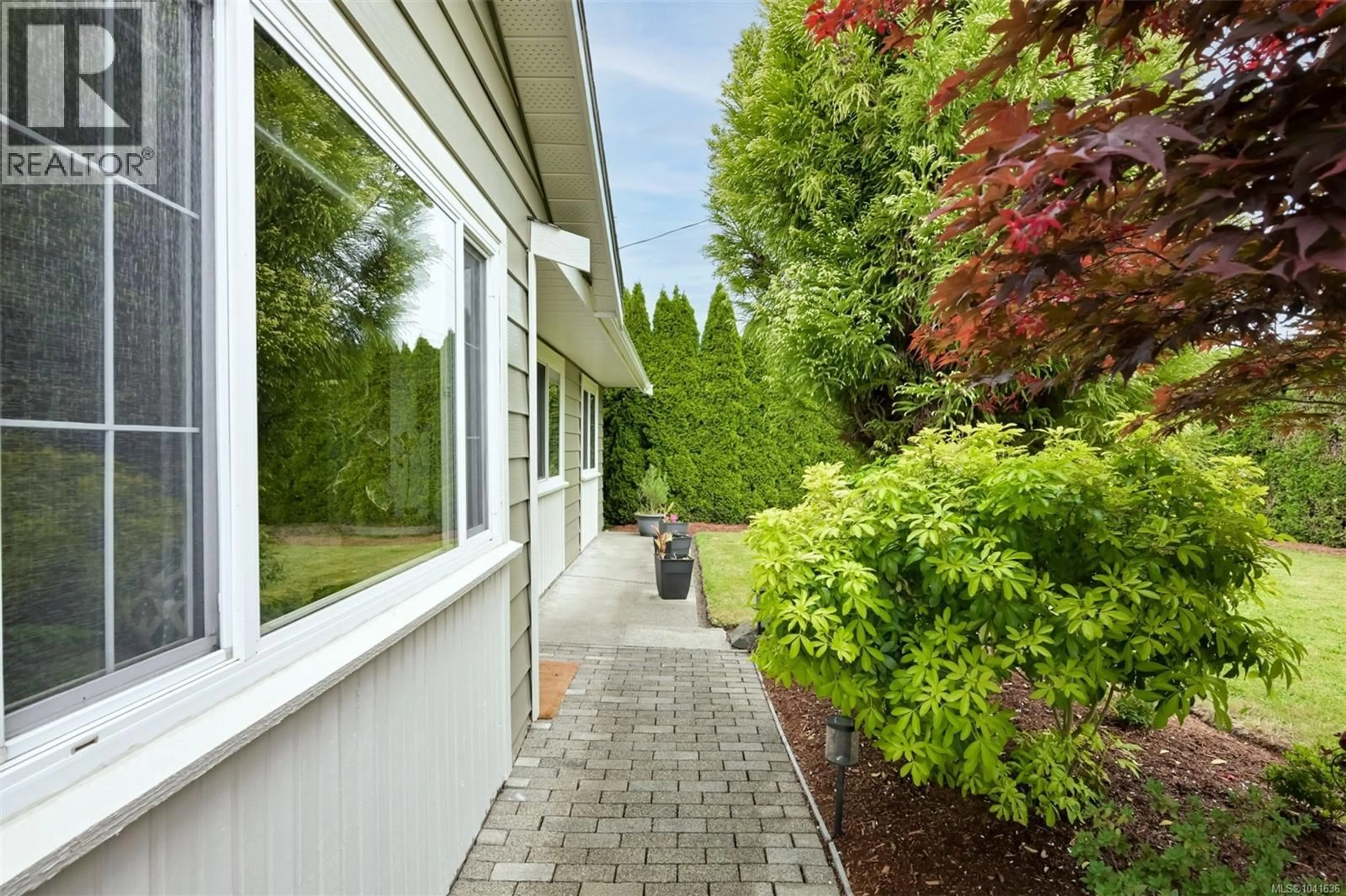 Patio, unknown for 7662 WALLACE DRIVE, Central Saanich British Columbia V8M1N5