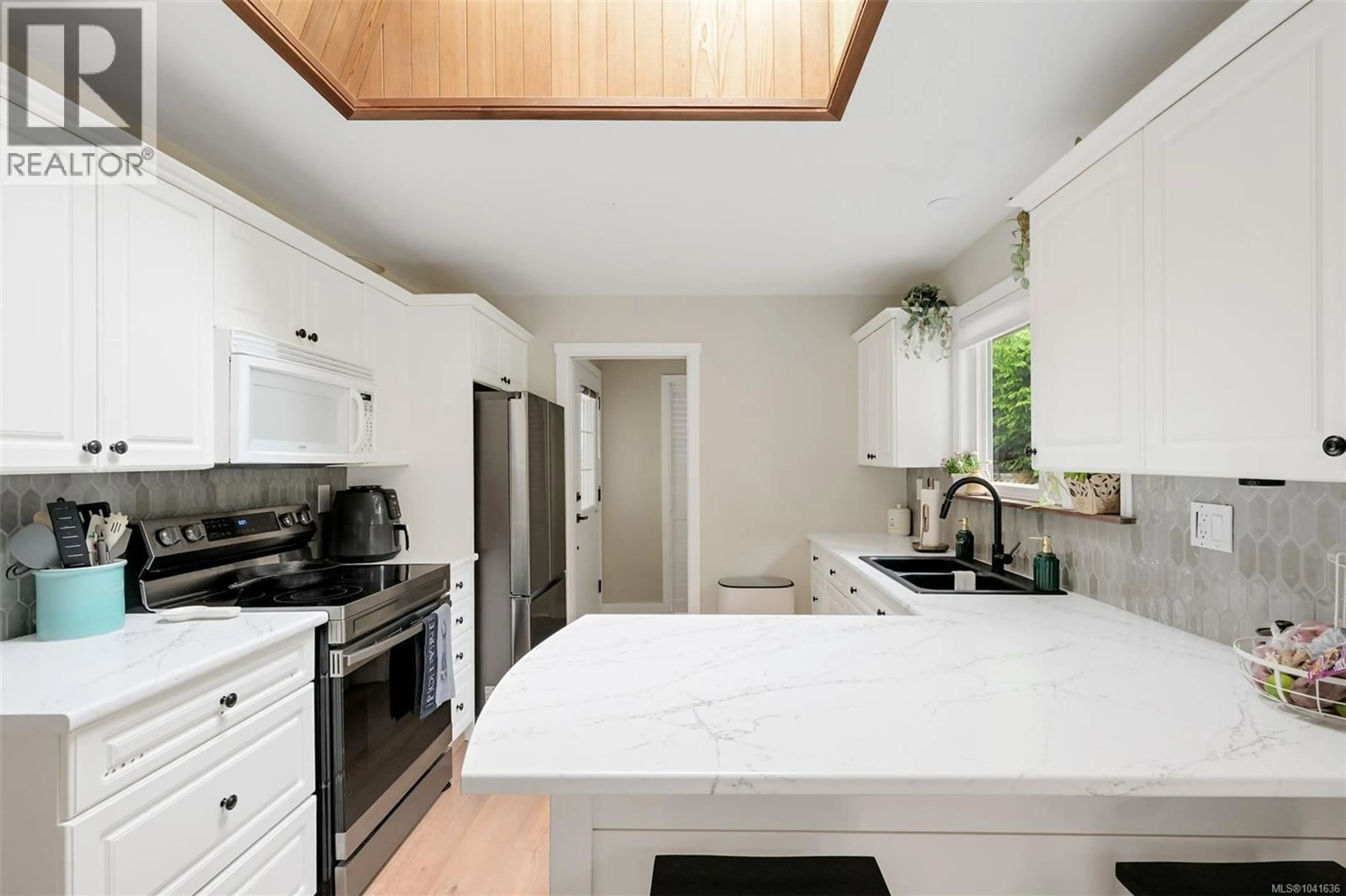 Unknown for 7662 WALLACE DRIVE, Central Saanich British Columbia V8M1N5