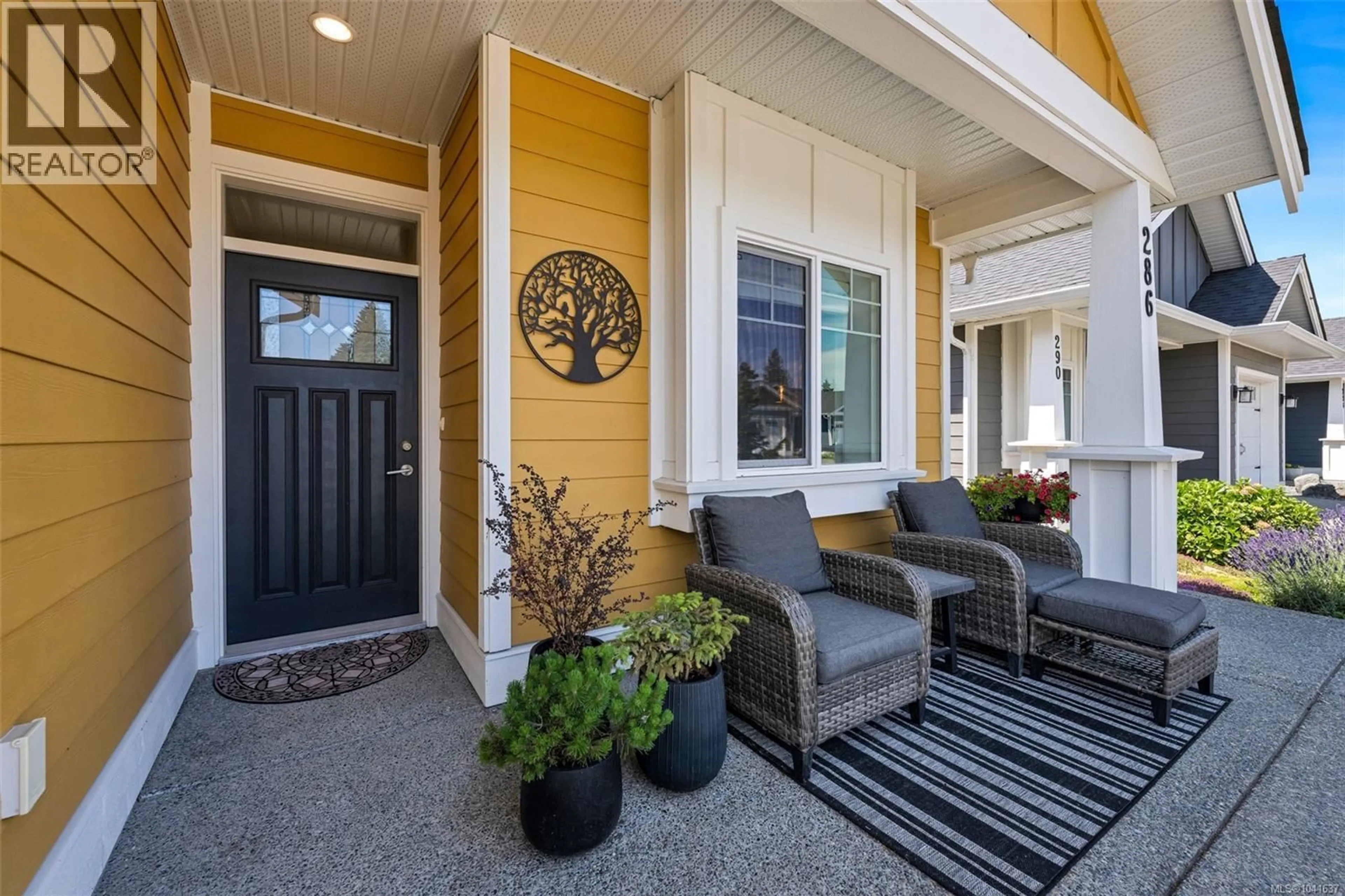 Indoor entryway for 286 EDGEWOOD CRESCENT, Duncan British Columbia V9L0G6
