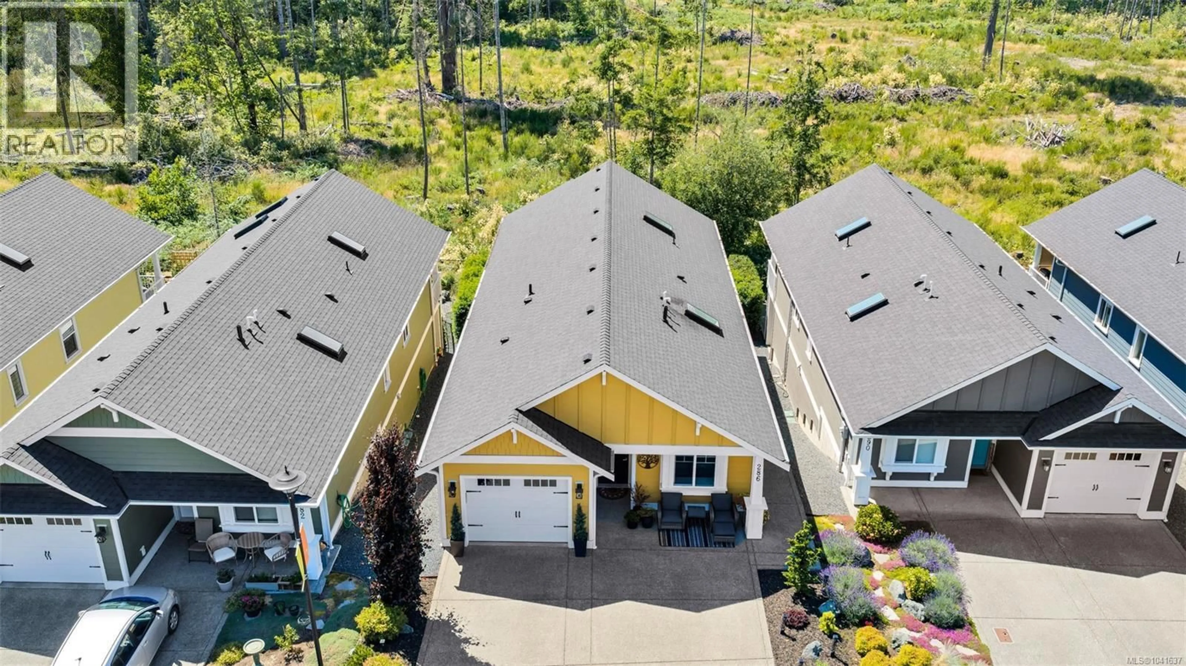 A pic from outside/outdoor area/front of a property/back of a property/a pic from drone, street for 286 EDGEWOOD CRESCENT, Duncan British Columbia V9L0G6