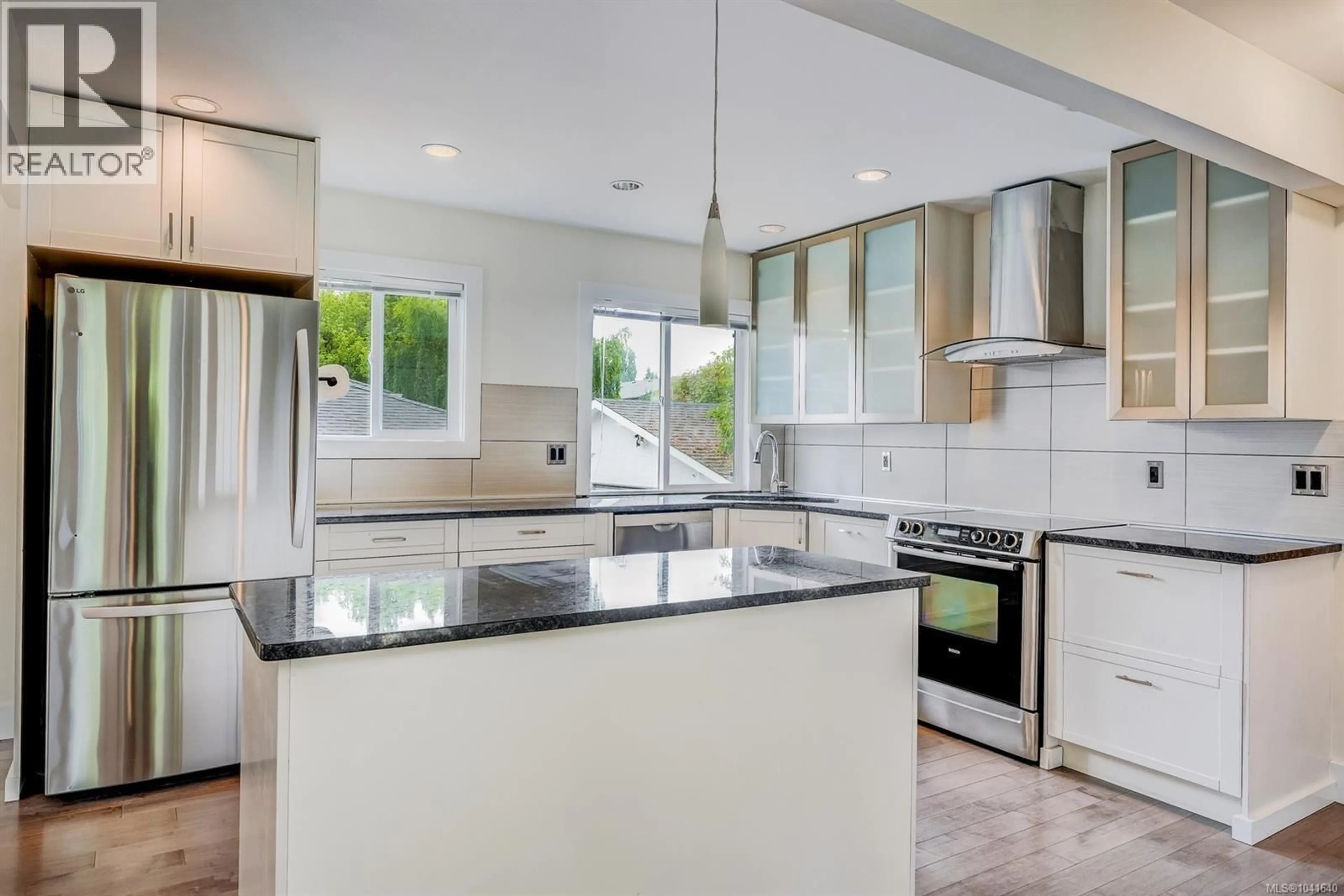 Unknown for 1534 EDGEMONT ROAD, Saanich British Columbia V8N4P9