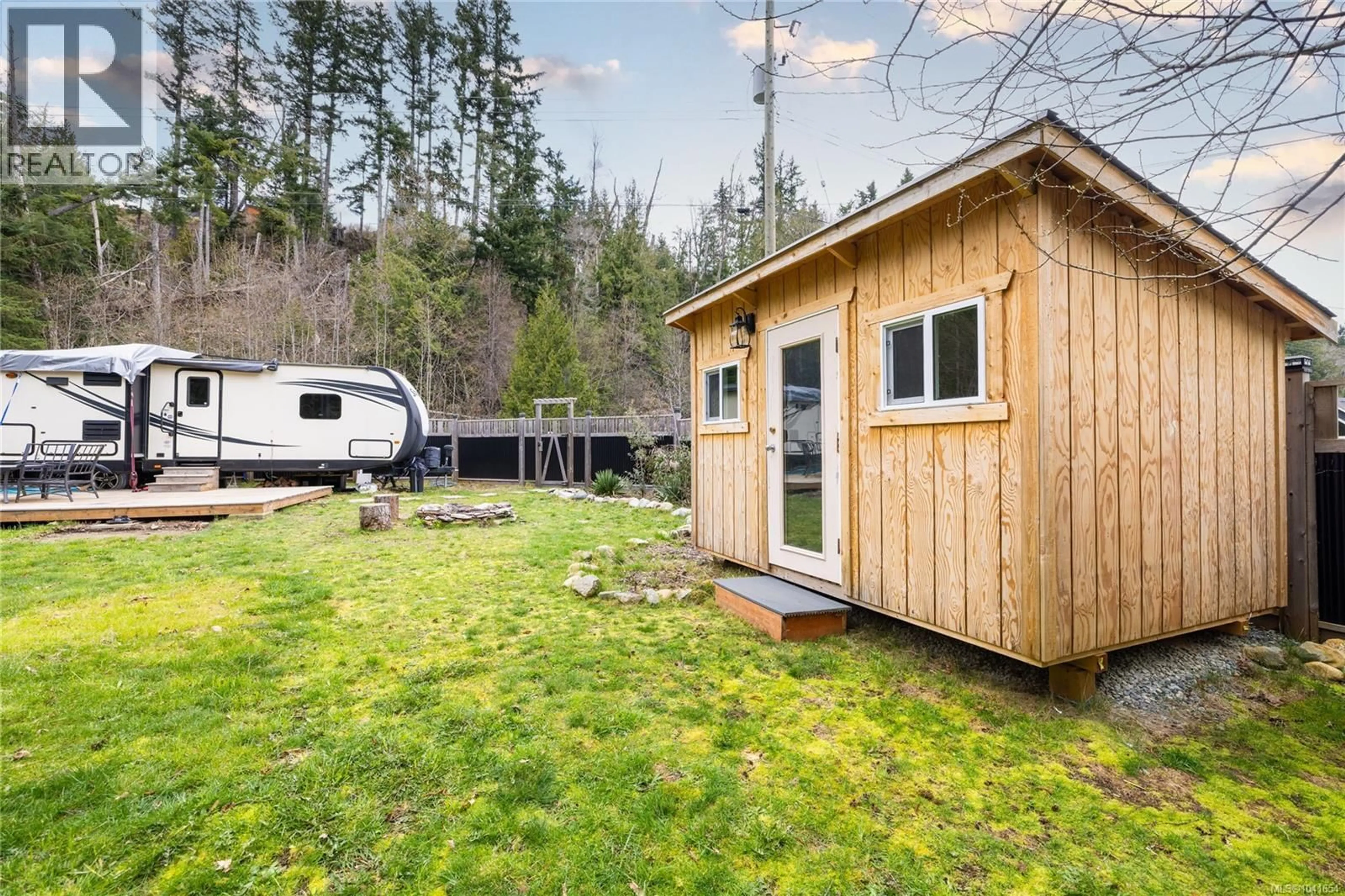 Shed for 280 - 1796 CAMERON CRESCENT, Qualicum Beach British Columbia V9K2S3