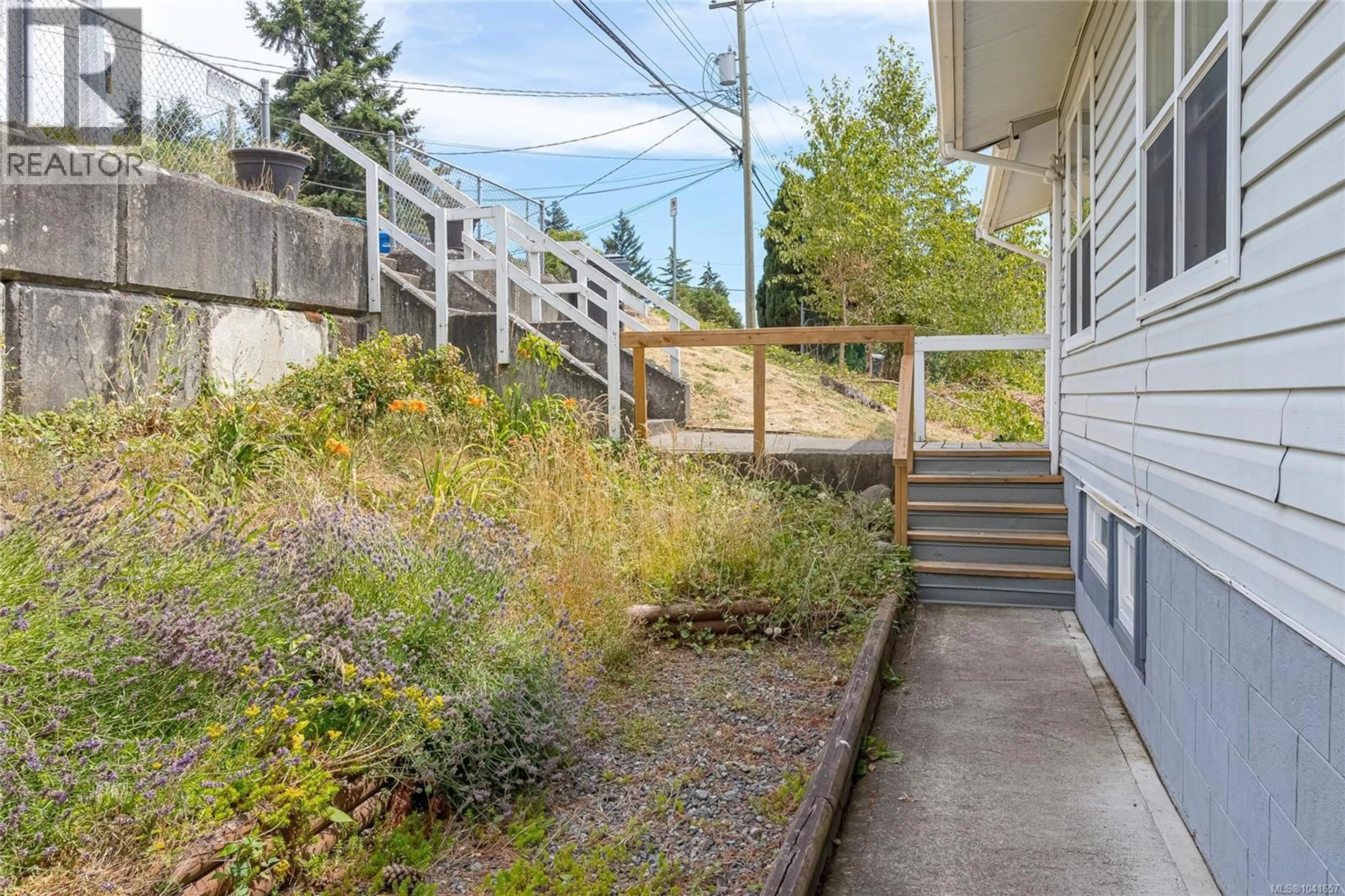 Patio, street for 1601 TOWNSITE ROAD, Nanaimo British Columbia V9S1M9