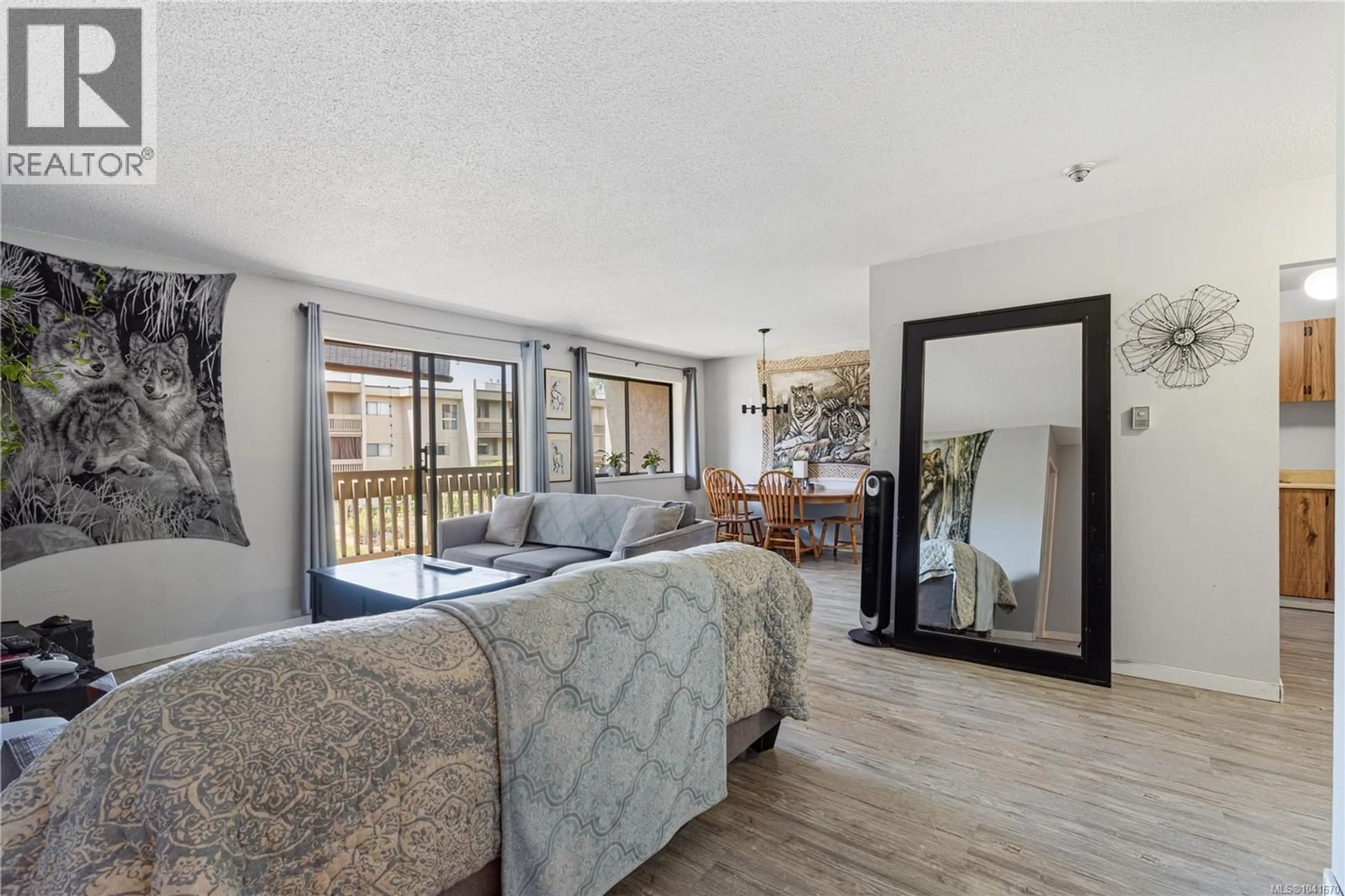 Living room with furniture, unknown for 201 - 345 MORISON AVENUE, Parksville British Columbia V9P1P4