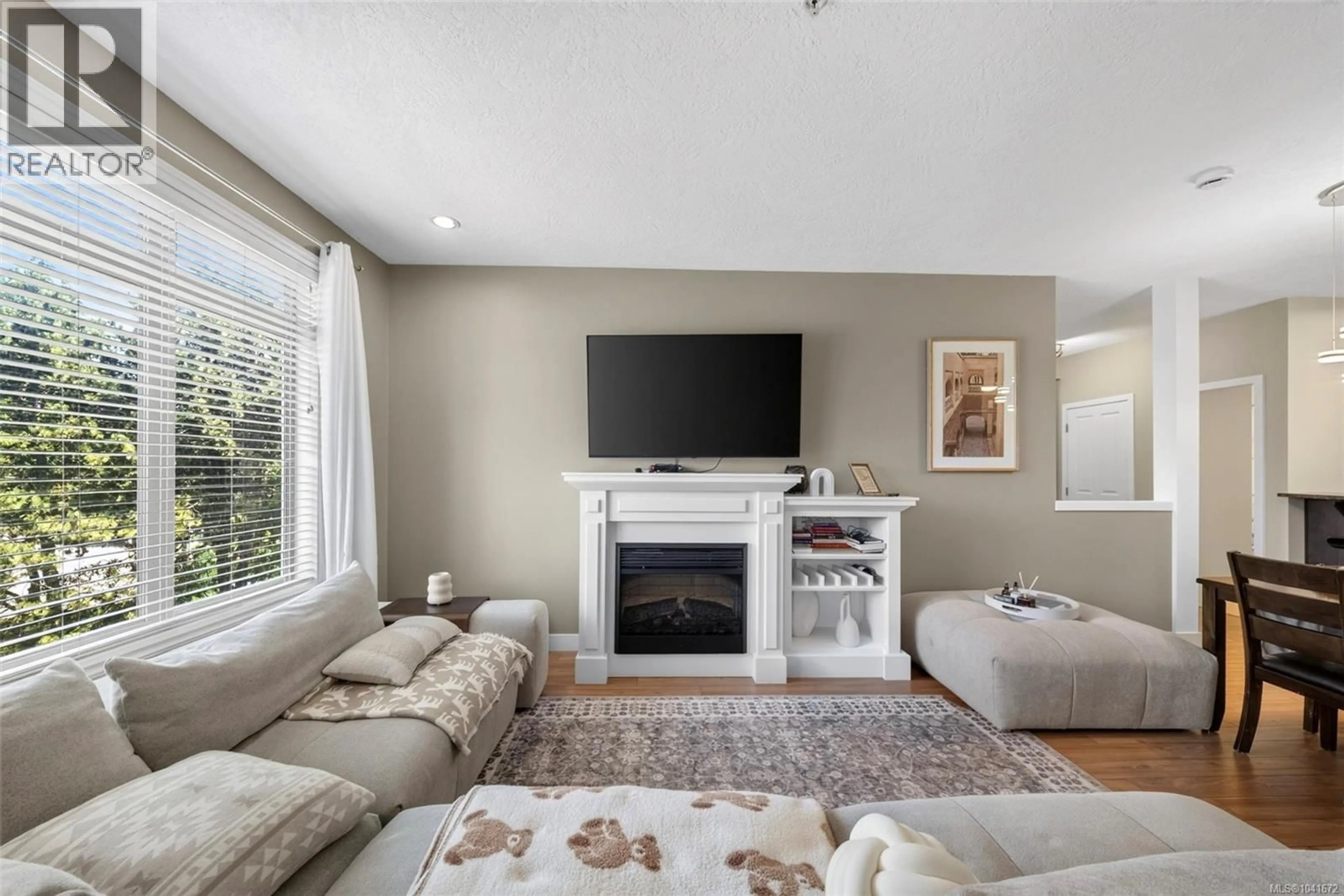 Living room with furniture, unknown for 307 - 623 TREANOR AVENUE, Langford British Columbia V9B0B1