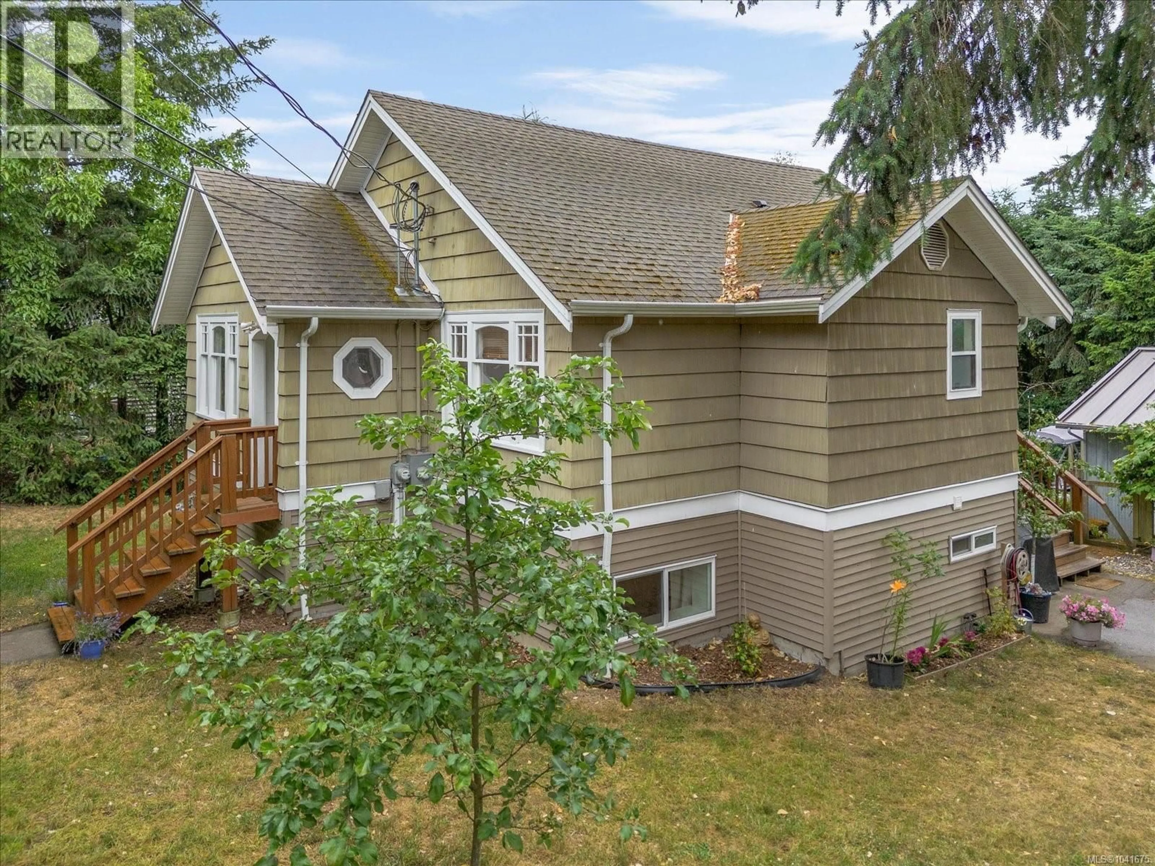 Home with vinyl exterior material, unknown for 691 BEGBIE STREET, Nanaimo British Columbia V9S1N6