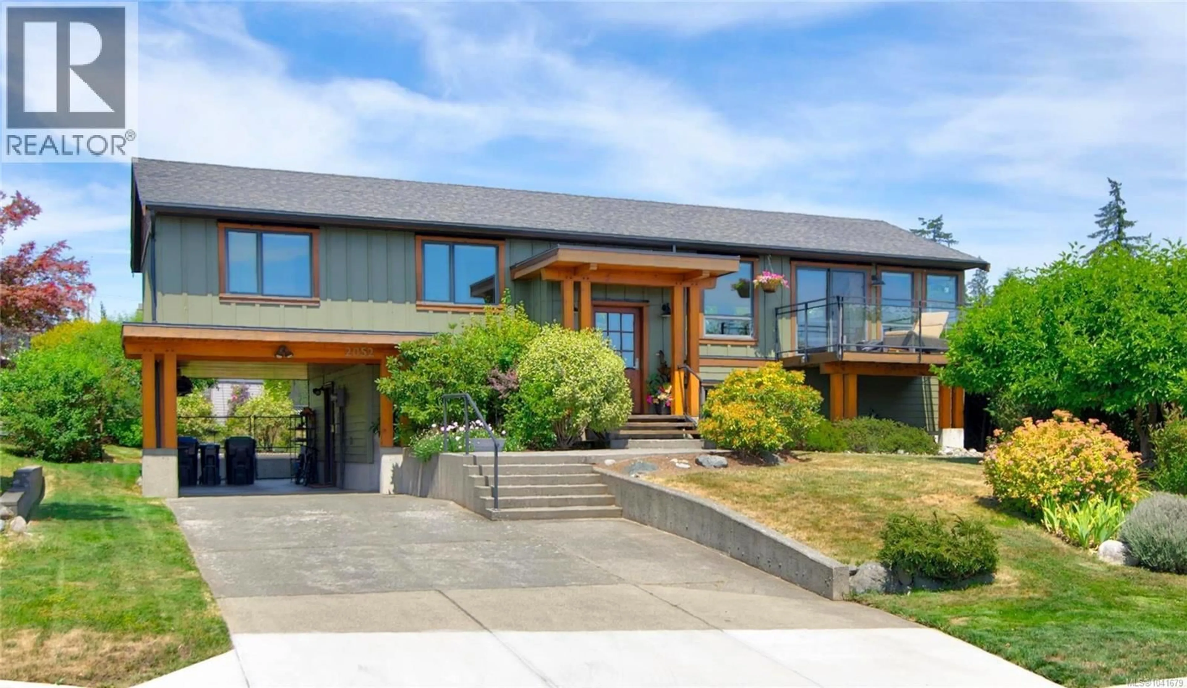 Unknown for 2052 BEAUFORT AVENUE, Comox British Columbia V9M1V9
