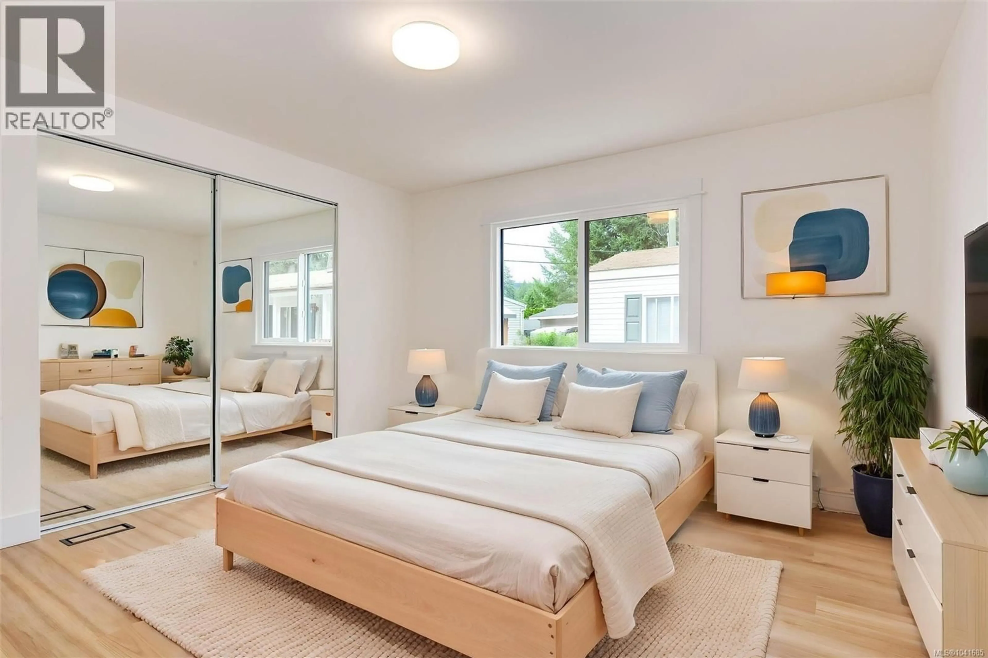 Bedroom with bed, unknown for 53 - 3560 HALLBERG ROAD, Cassidy British Columbia V9G1K1