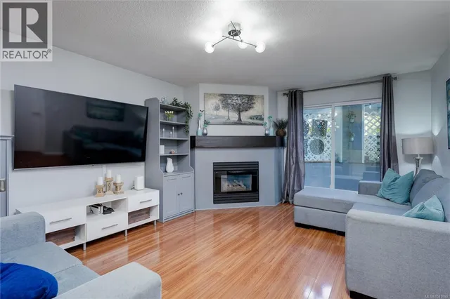 101 - 3206 ALDER STREET, Saanich 2