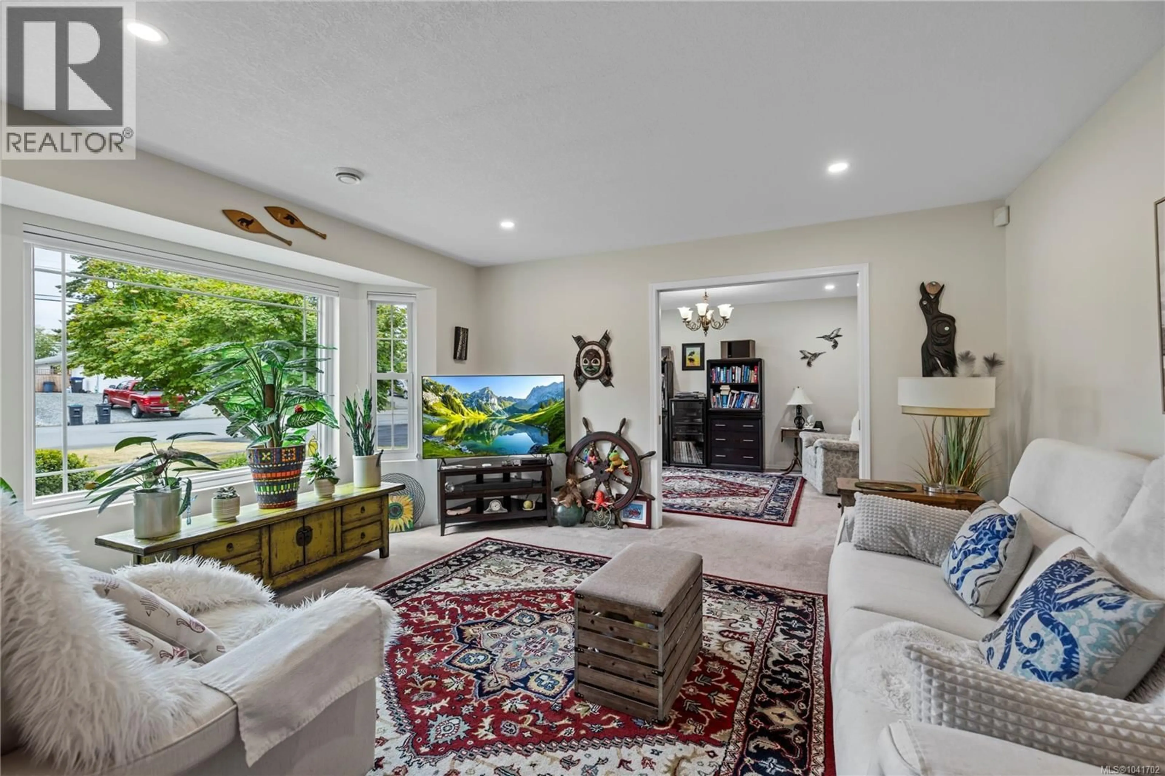 Living room with furniture, unknown for 879 ABERDEEN DRIVE, Parksville British Columbia V9P2L9