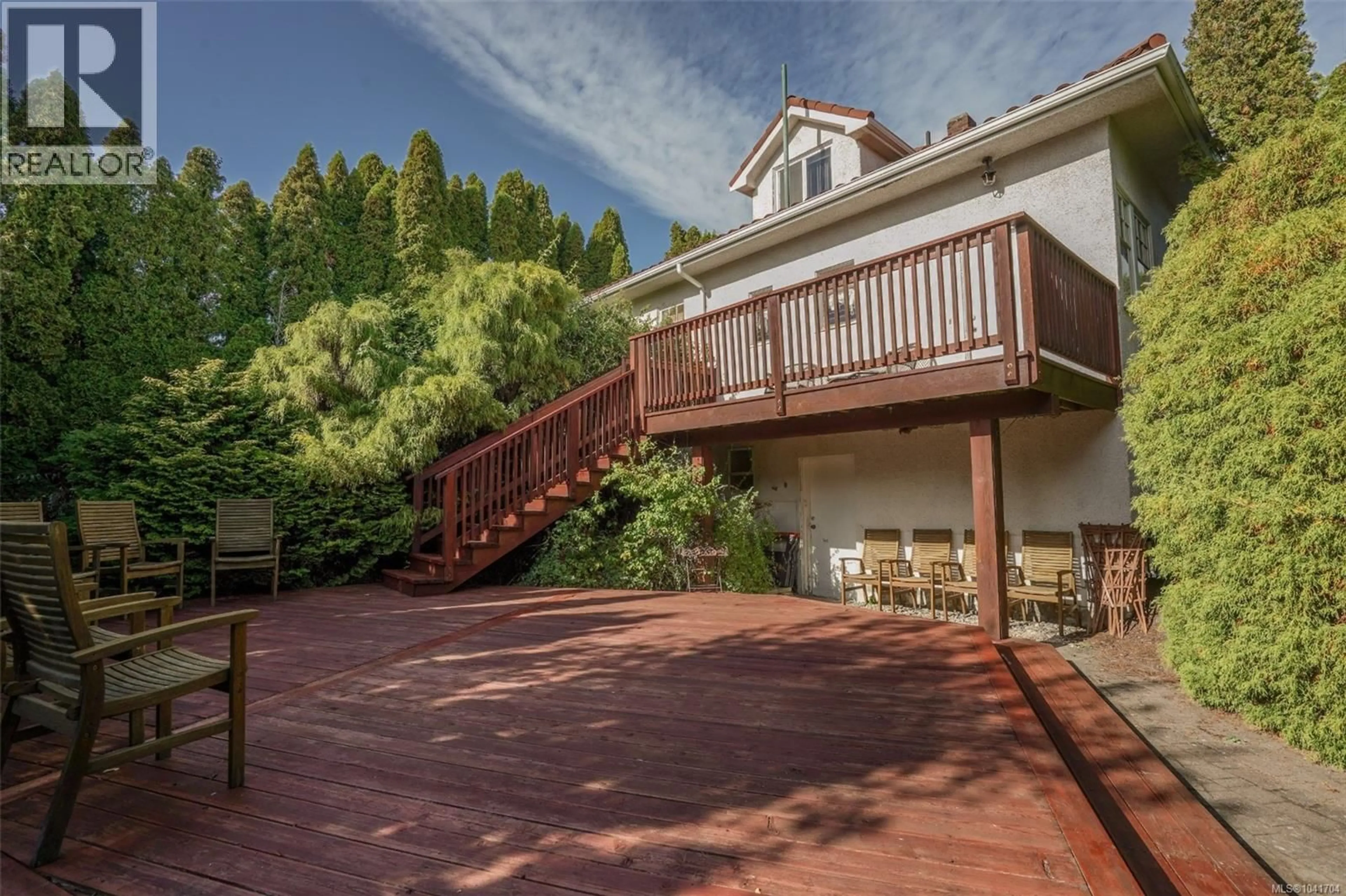 Patio, mountain view for 1295 SANTA ROSA AVENUE, Saanich British Columbia V8Z2V5