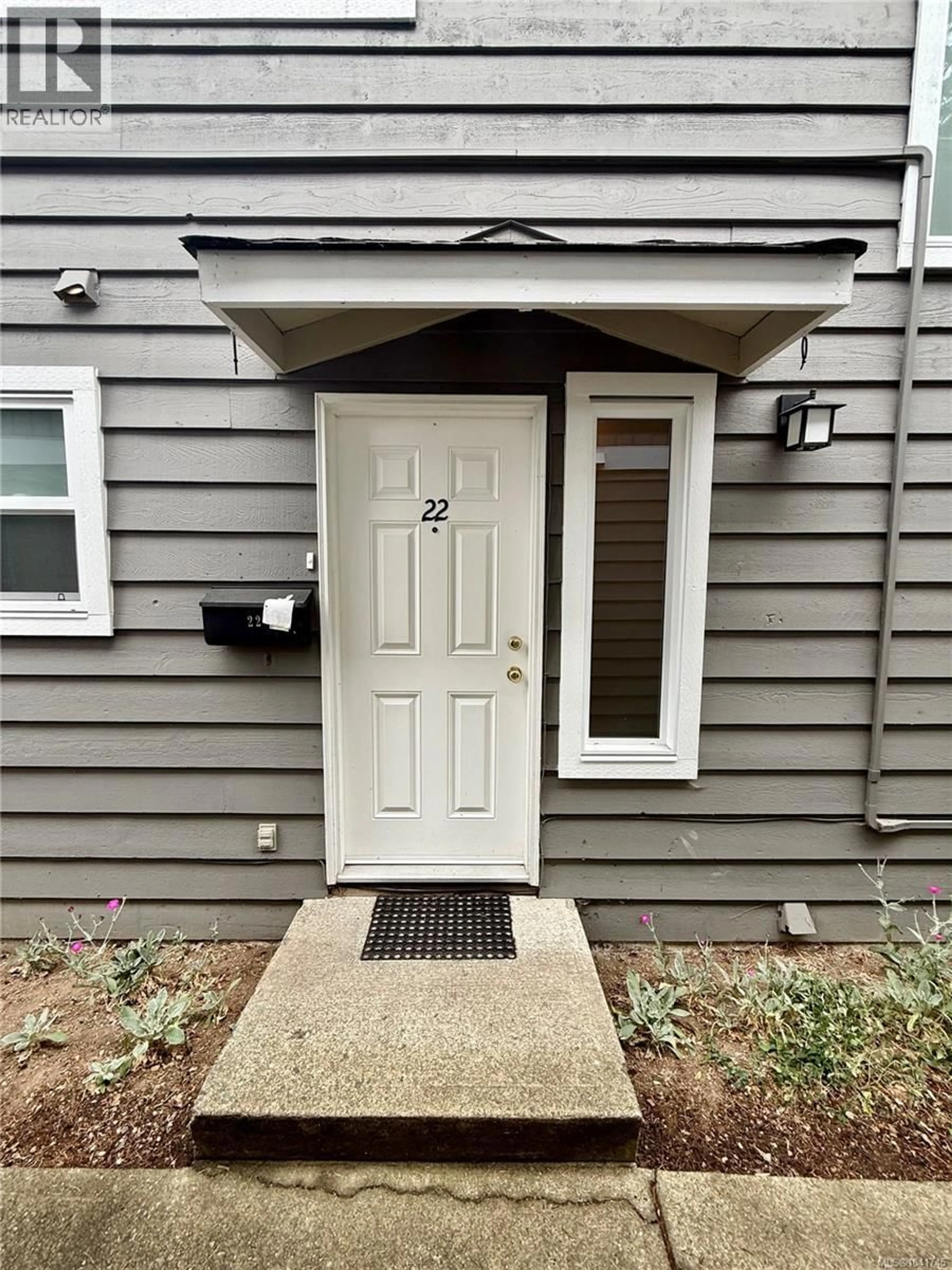 Home with vinyl exterior material, street for 22 - 211 BUTTERTUBS PLACE, Nanaimo British Columbia V9R3X8