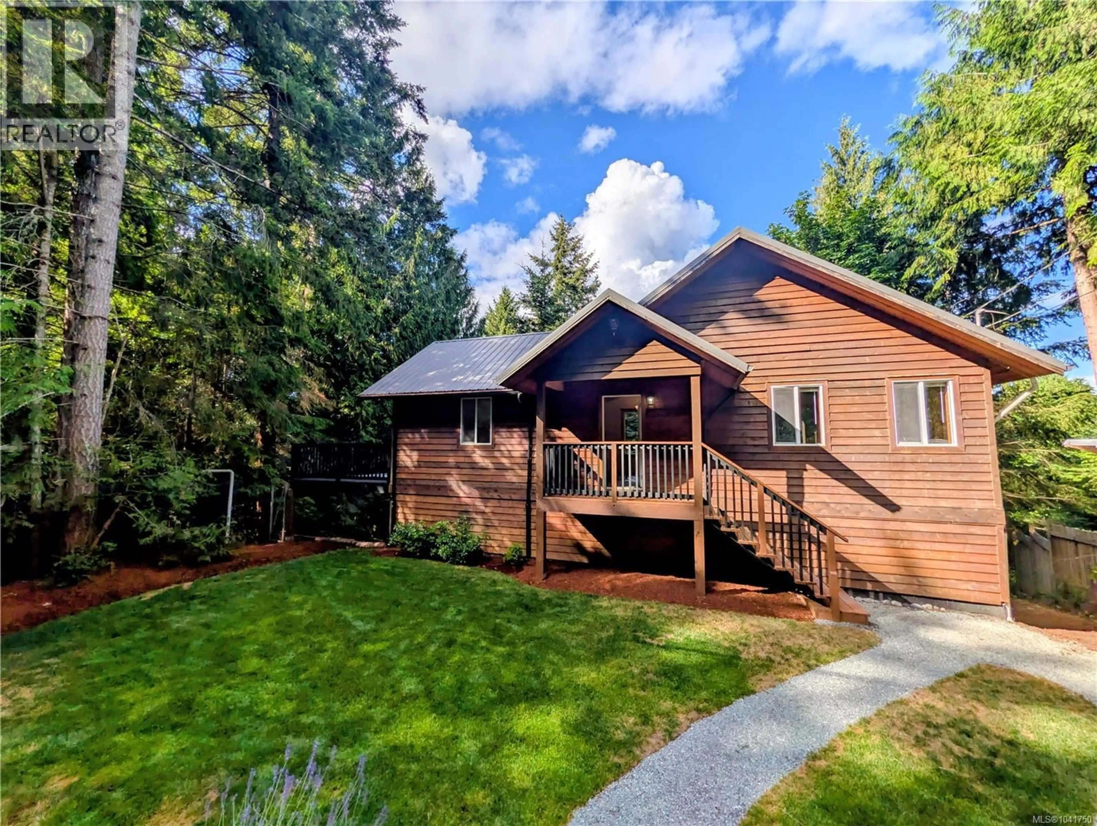 Home with vinyl exterior material, unknown for 1018 BERTHA AVENUE, Gabriola Island British Columbia V0R1X3