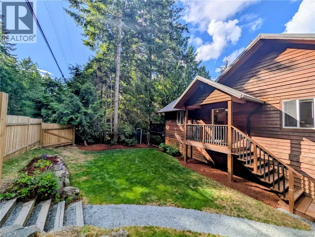 1018 BERTHA AVENUE, Gabriola Island 3