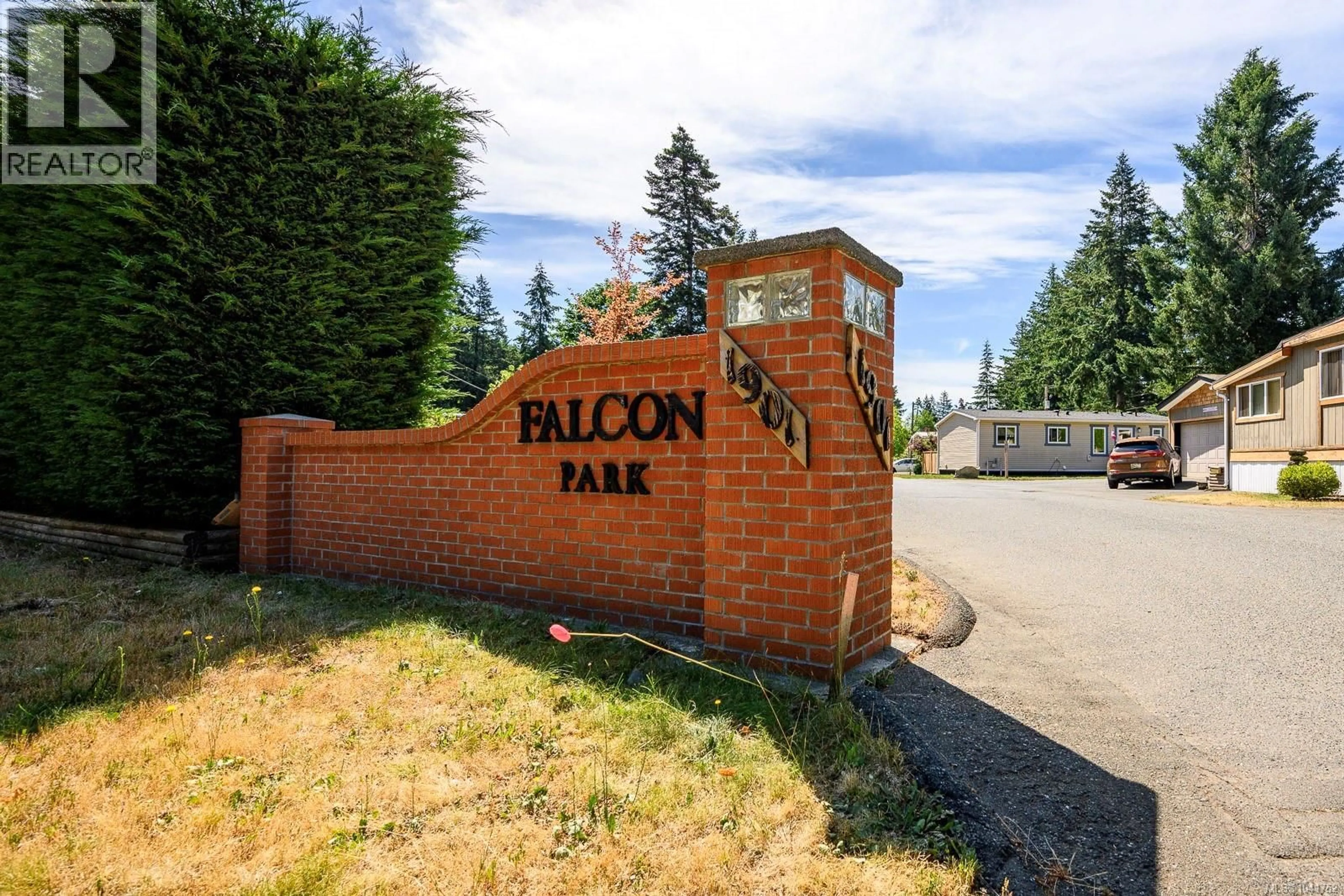 A pic from outside/outdoor area/front of a property/back of a property/a pic from drone, building for 43 - 1901 RYAN ROAD EAST, Comox British Columbia V9M4E1